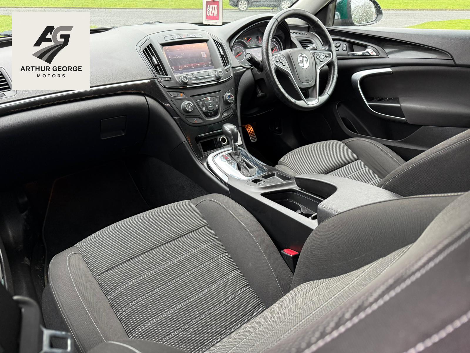 Vauxhall Insignia 1.6 CDTi SRi Nav Hatchback 5dr Diesel Auto Euro 6 (136 ps)