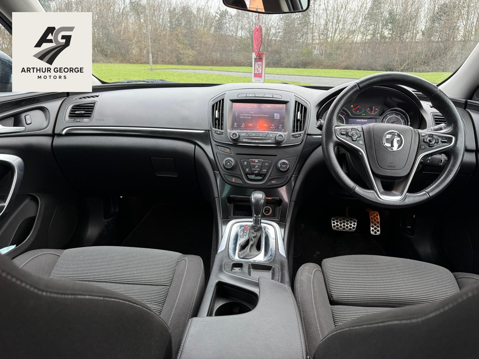 Vauxhall Insignia 1.6 CDTi SRi Nav Hatchback 5dr Diesel Auto Euro 6 (136 ps)