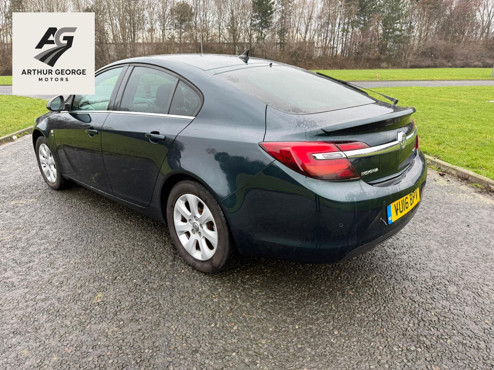 Vauxhall Insignia 1.6 CDTi SRi Nav Hatchback 5dr Diesel Auto Euro 6 (136 ps)