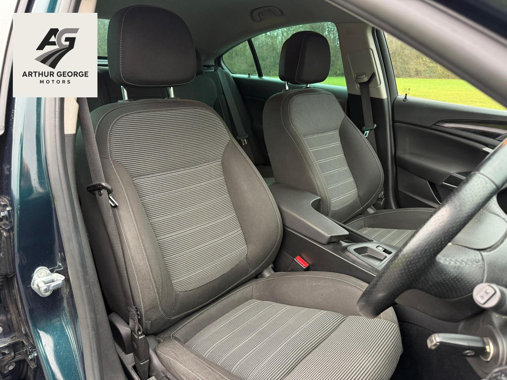 Vauxhall Insignia 1.6 CDTi SRi Nav Hatchback 5dr Diesel Auto Euro 6 (136 ps)