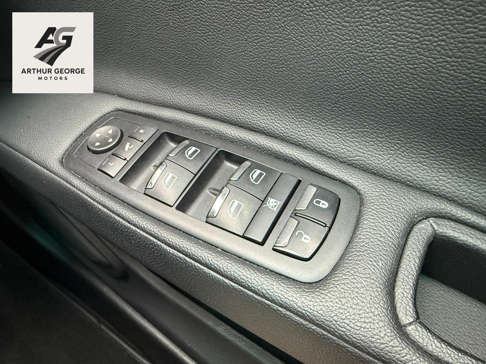 Maserati Ghibli 3.0D V6 Saloon 4dr Diesel ZF Euro 5 (s/s) (275 ps)