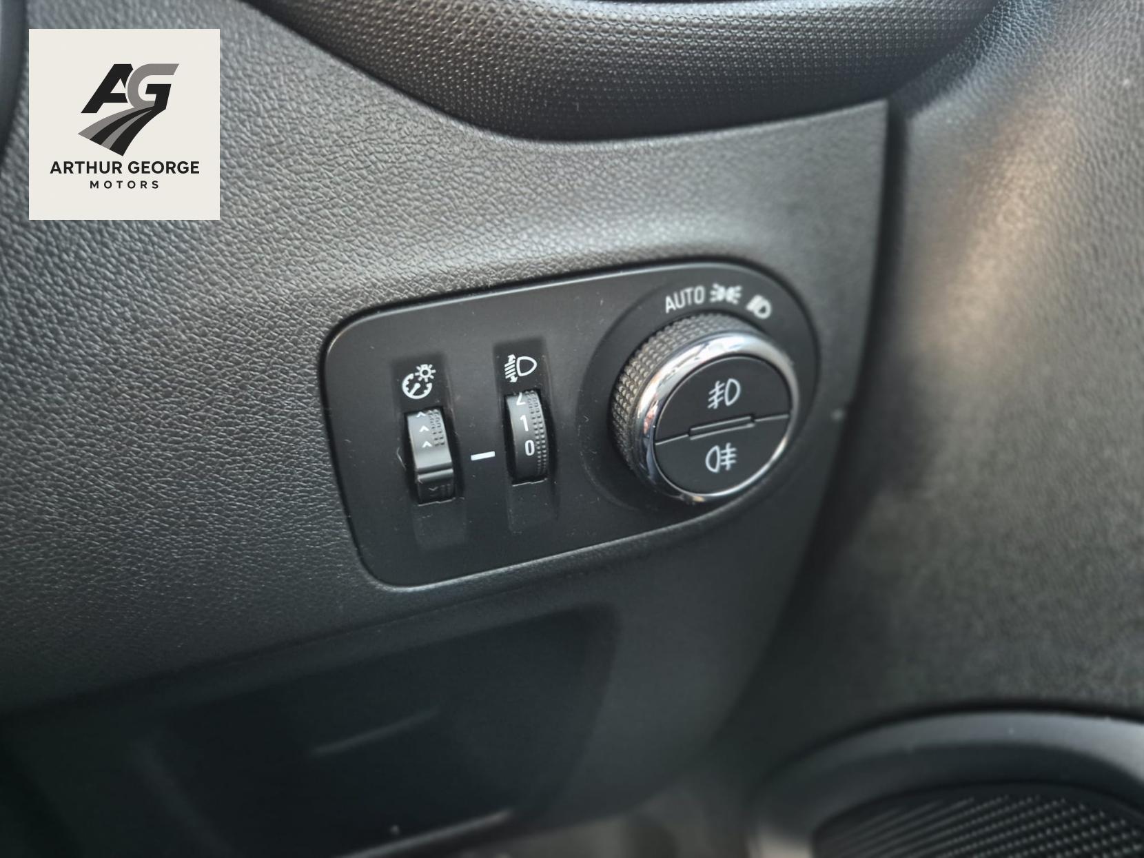 Vauxhall Crossland X 1.2 SE SUV 5dr Petrol Manual Euro 6 (81 ps)