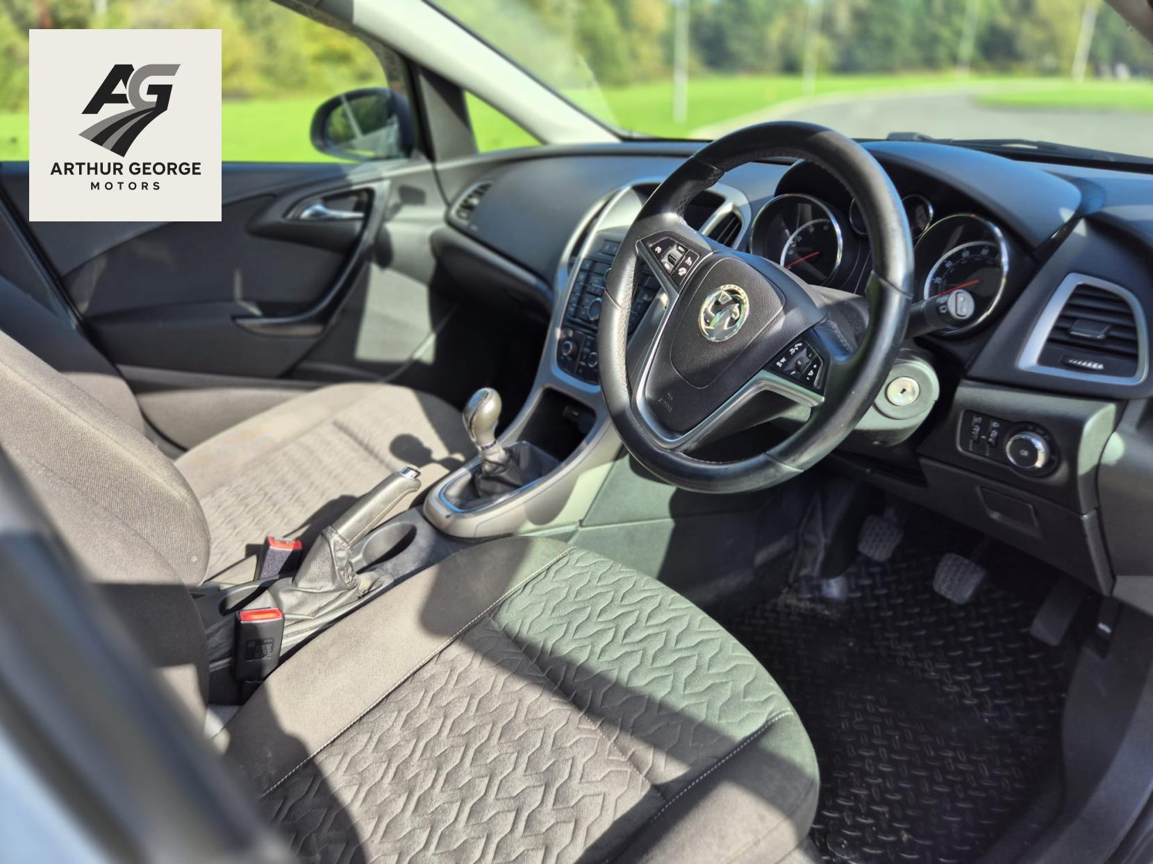 Vauxhall Astra 1.4 16v Energy Hatchback 5dr Petrol Manual Euro 5 (100 ps)