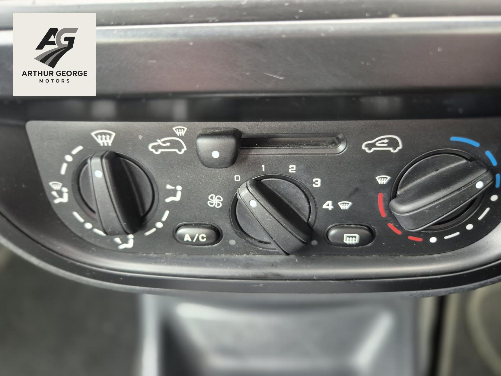 Citroen C3 1.1i Cool Hatchback 5dr Petrol Manual (143 g/km, 59 bhp)