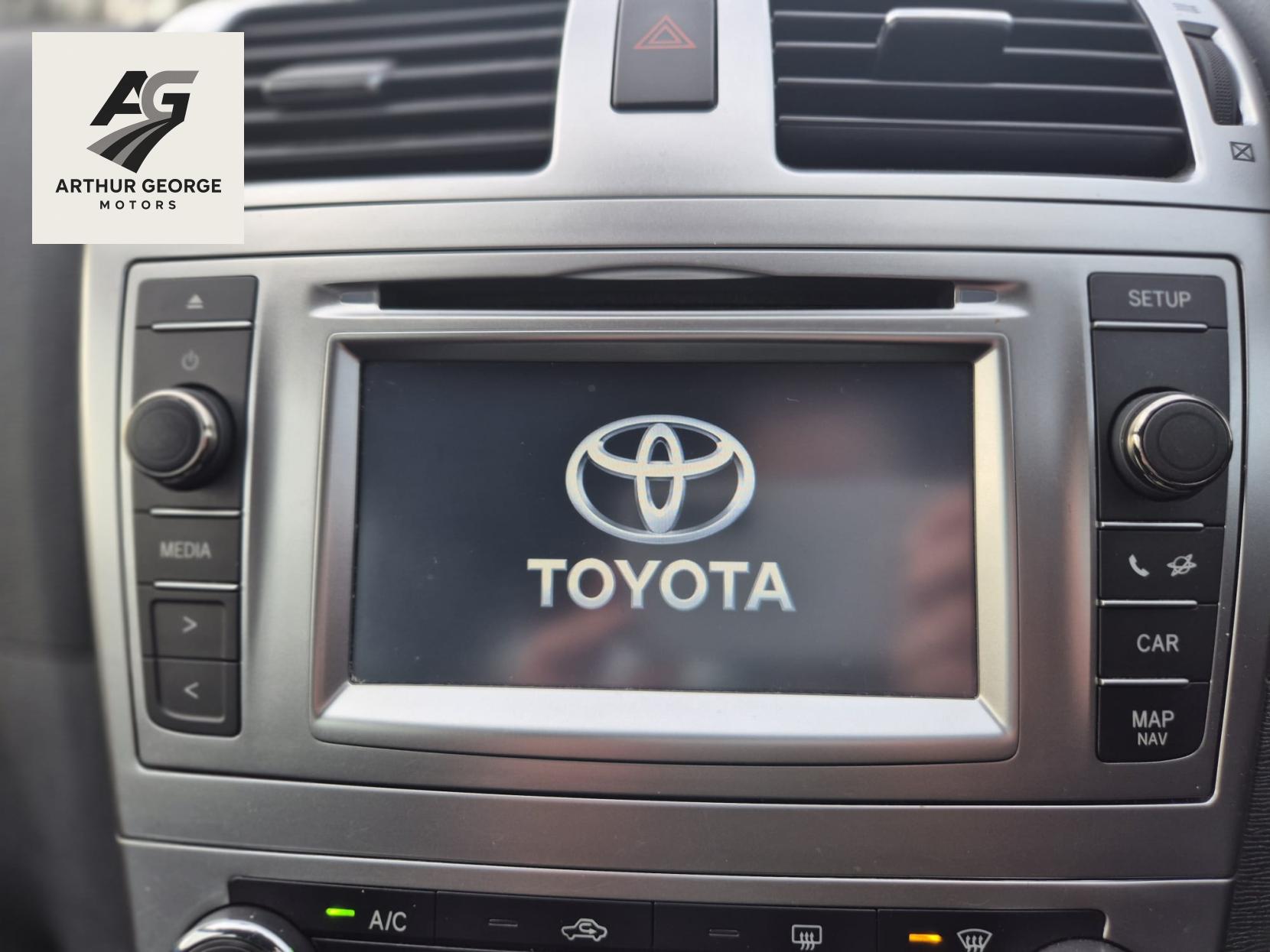 Toyota Avensis 2.0 D-4D Icon Saloon 4dr Diesel Manual Euro 5 (126 ps)