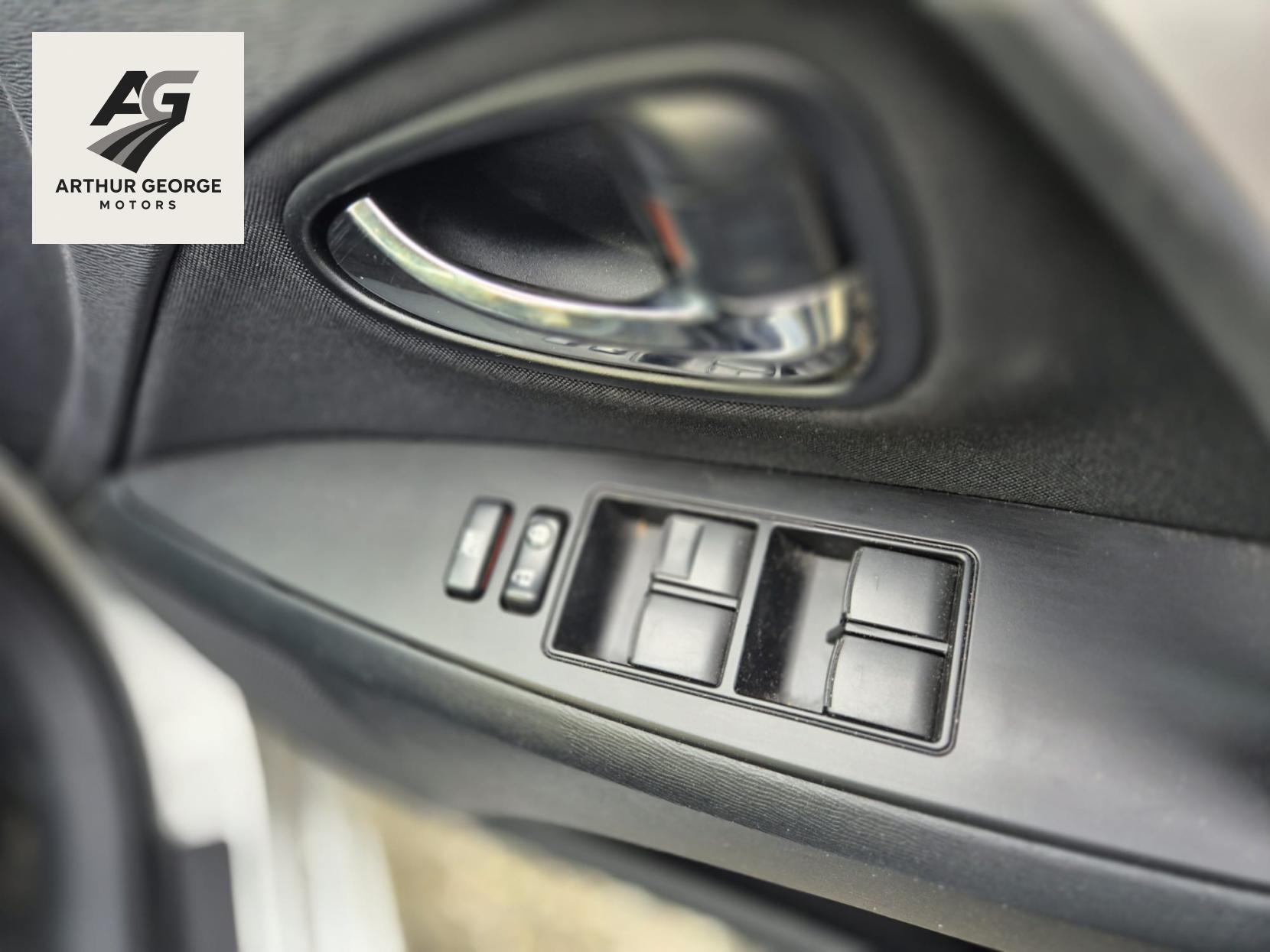 Toyota Avensis 2.0 D-4D Icon Saloon 4dr Diesel Manual Euro 5 (126 ps)