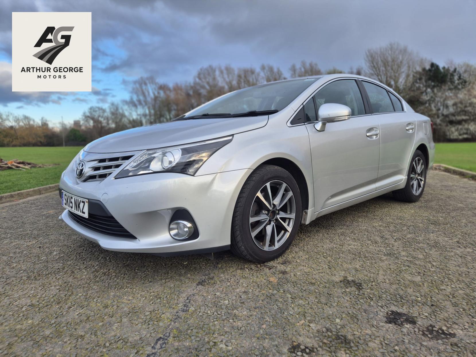Toyota Avensis 2.0 D-4D Icon Saloon 4dr Diesel Manual Euro 5 (126 ps)