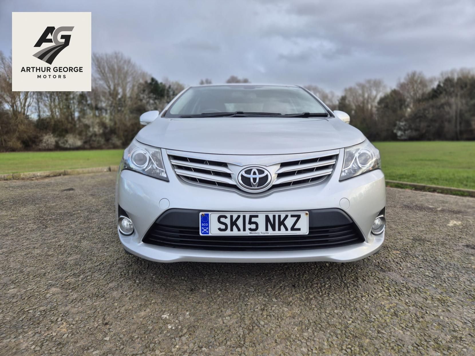 Toyota Avensis 2.0 D-4D Icon Saloon 4dr Diesel Manual Euro 5 (126 ps)