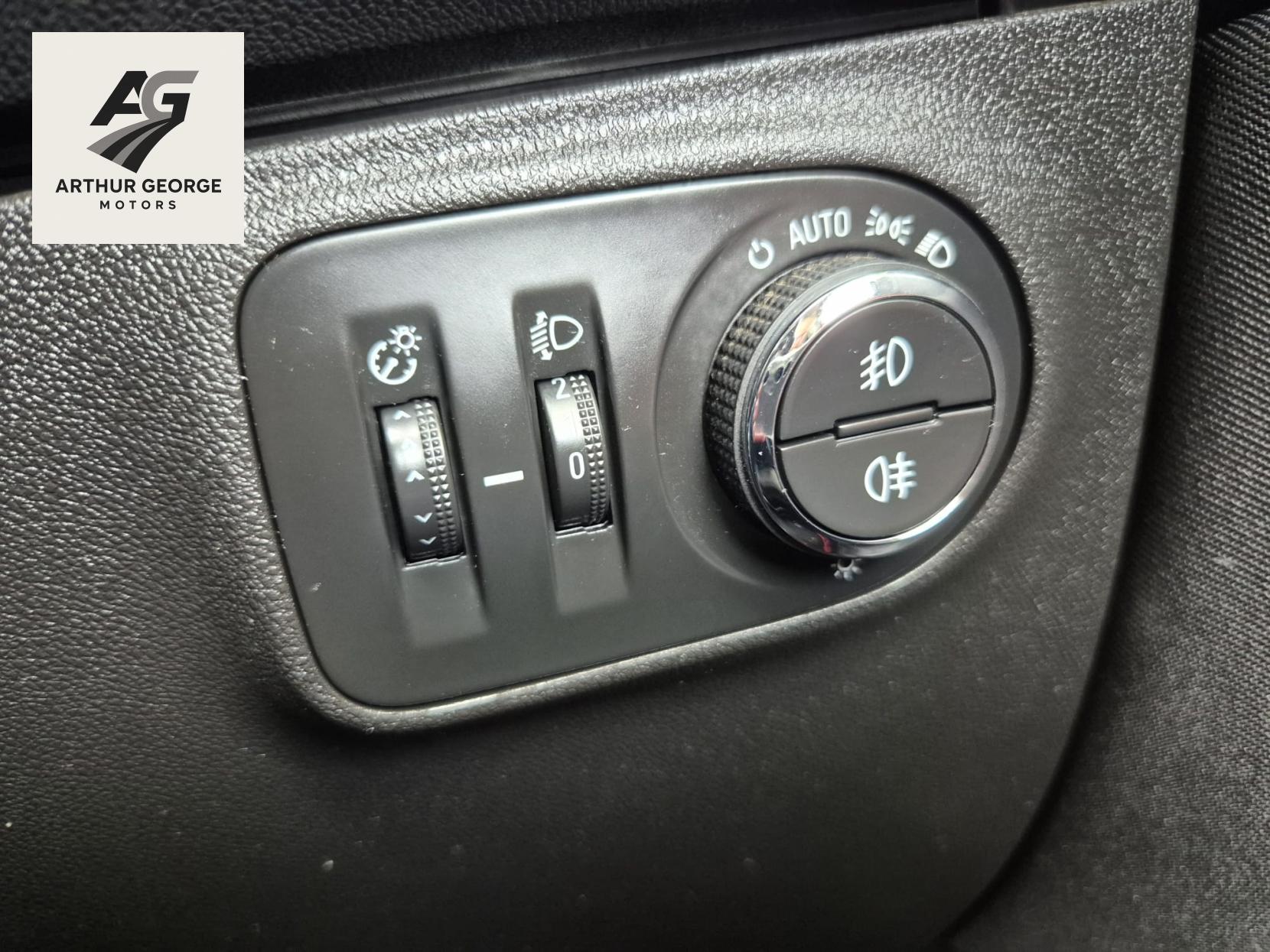 Vauxhall Corsa 1.4i ecoTEC Griffin Hatchback 5dr Petrol Manual Euro 6 (90 ps)