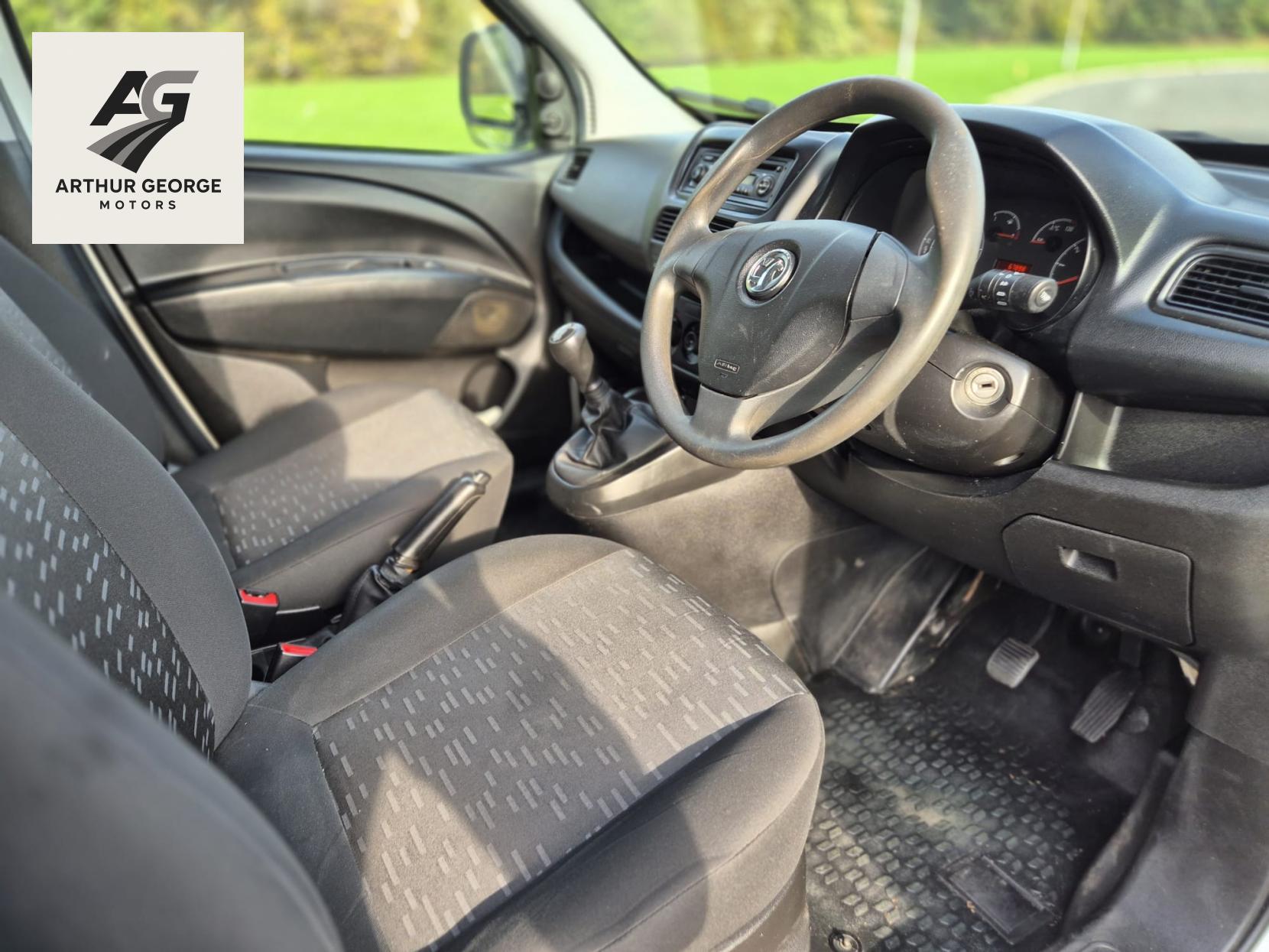 Vauxhall Combo 1.3 CDTi 2000 Temperature Controlled 3dr Diesel Manual FWD L1 H1 (133 g/km, 94 bhp)