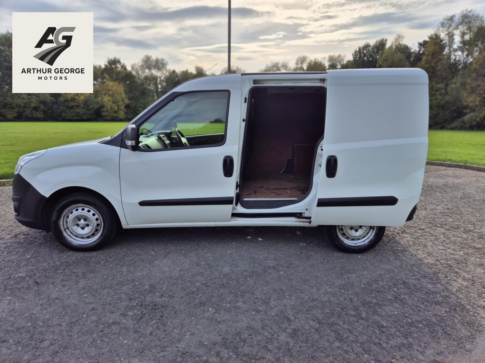 Vauxhall Combo 1.3 CDTi 2000 Temperature Controlled 3dr Diesel Manual FWD L1 H1 (133 g/km, 94 bhp)