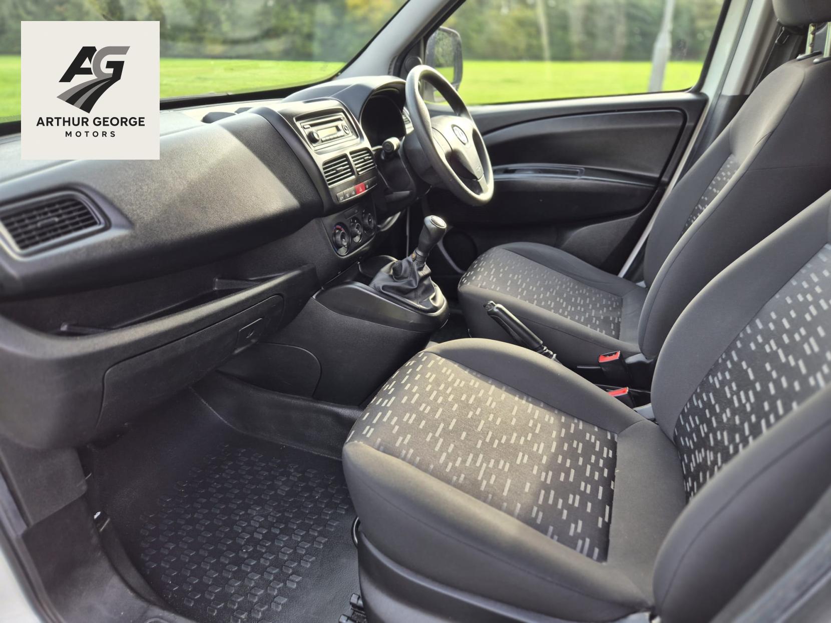 Vauxhall Combo 1.3 CDTi 2000 Temperature Controlled 3dr Diesel Manual FWD L1 H1 (133 g/km, 94 bhp)