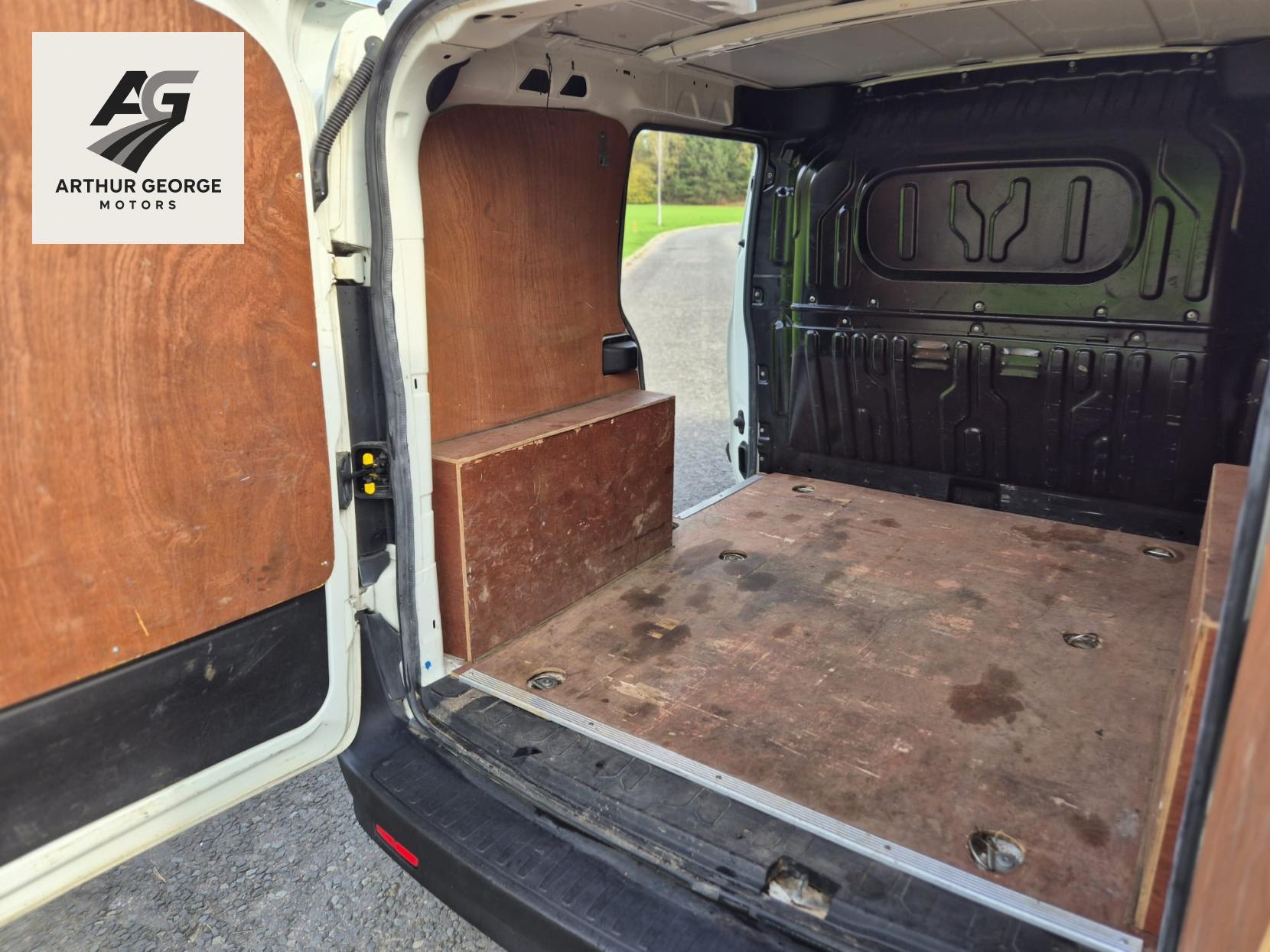 Vauxhall Combo 1.3 CDTi 2000 Temperature Controlled 3dr Diesel Manual FWD L1 H1 (133 g/km, 94 bhp)
