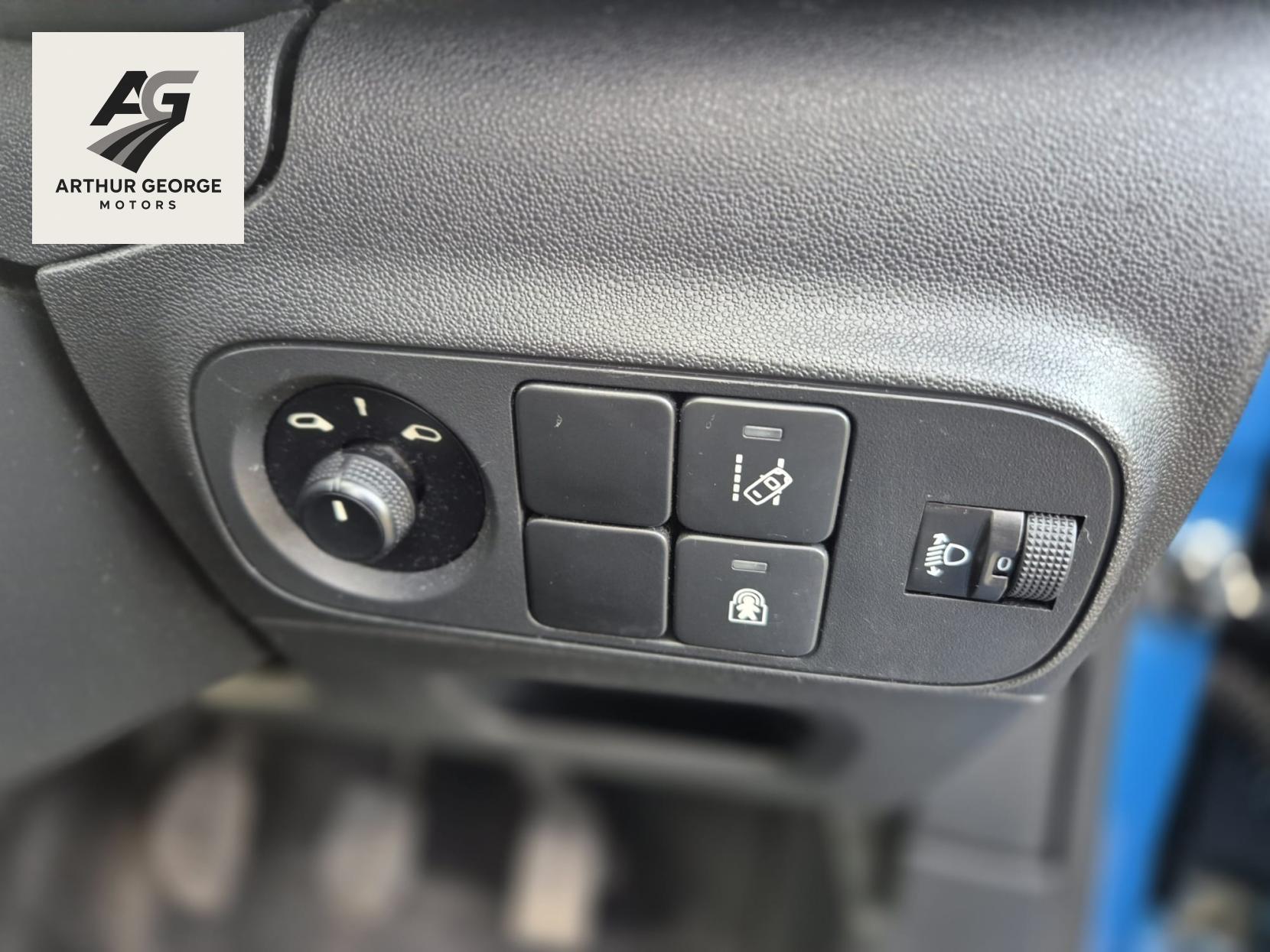 Citroen C3 1.2 PureTech Flair Hatchback 5dr Petrol Manual Euro 6 (82 ps)