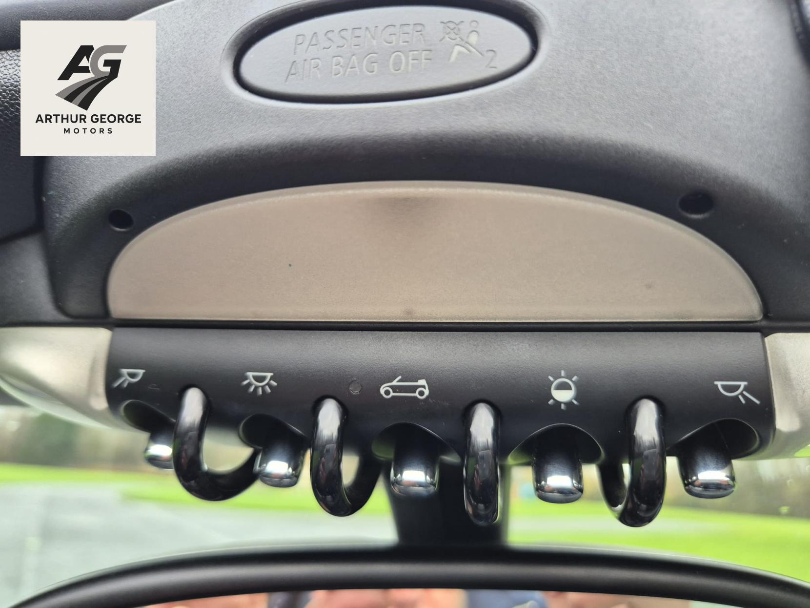 MINI Convertible 1.6 Cooper Convertible 2dr Petrol Manual Euro 4 (120 ps)