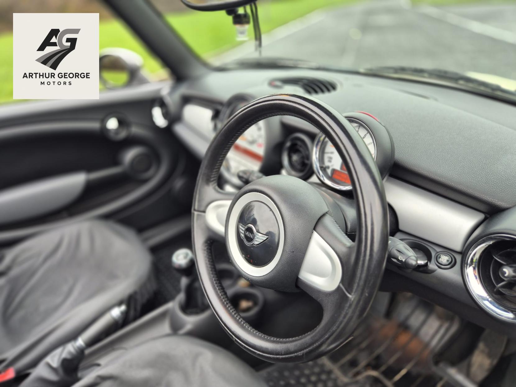 MINI Convertible 1.6 Cooper Convertible 2dr Petrol Manual Euro 4 (120 ps)