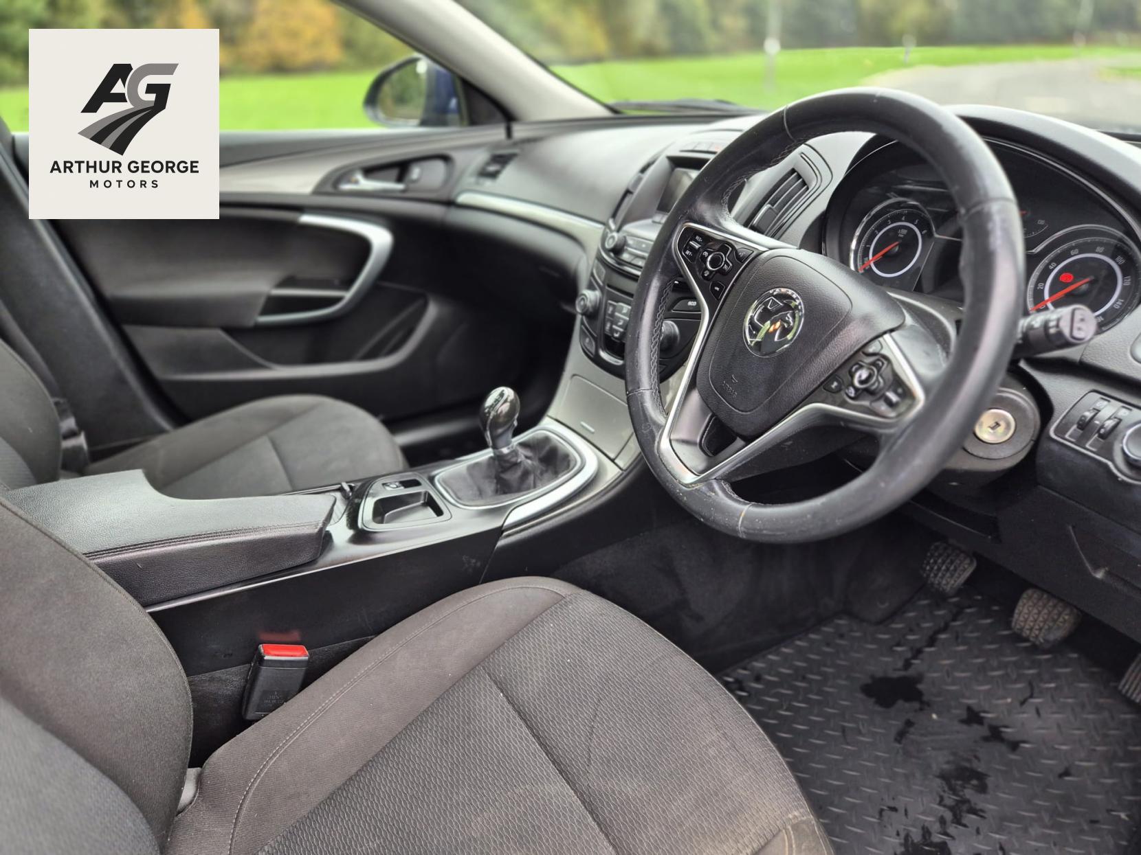Vauxhall Insignia 2.0 CDTi ecoFLEX Design Hatchback 5dr Diesel Manual Euro 5 (s/s) (140 ps)