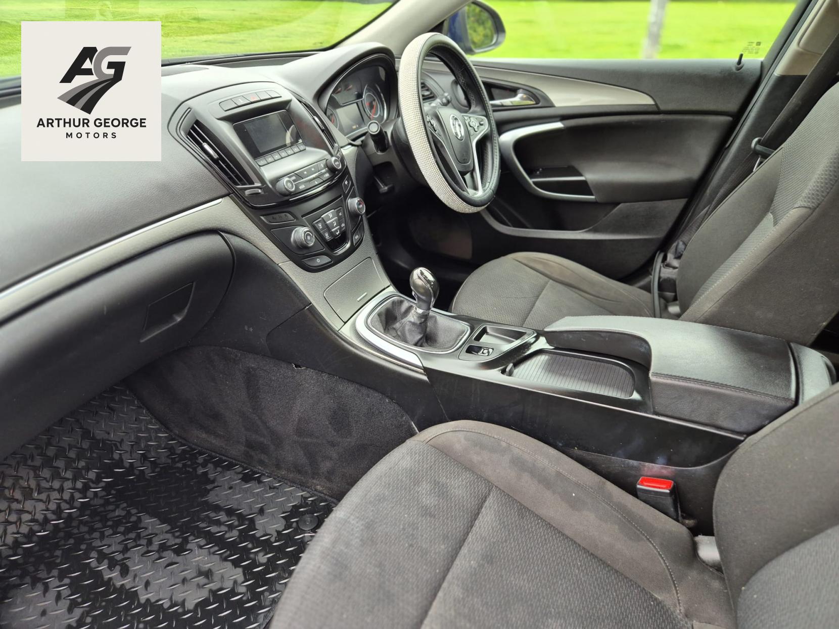 Vauxhall Insignia 2.0 CDTi ecoFLEX Design Hatchback 5dr Diesel Manual Euro 5 (s/s) (140 ps)