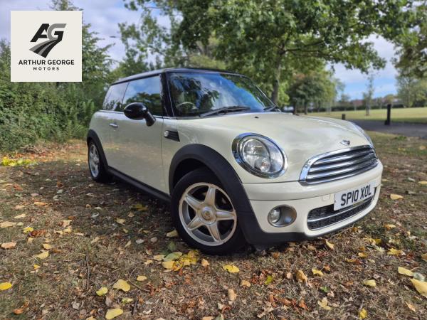 MINI Hatch 1.6 Cooper D Hatchback 3dr Diesel Manual Euro 4 (110 ps)
