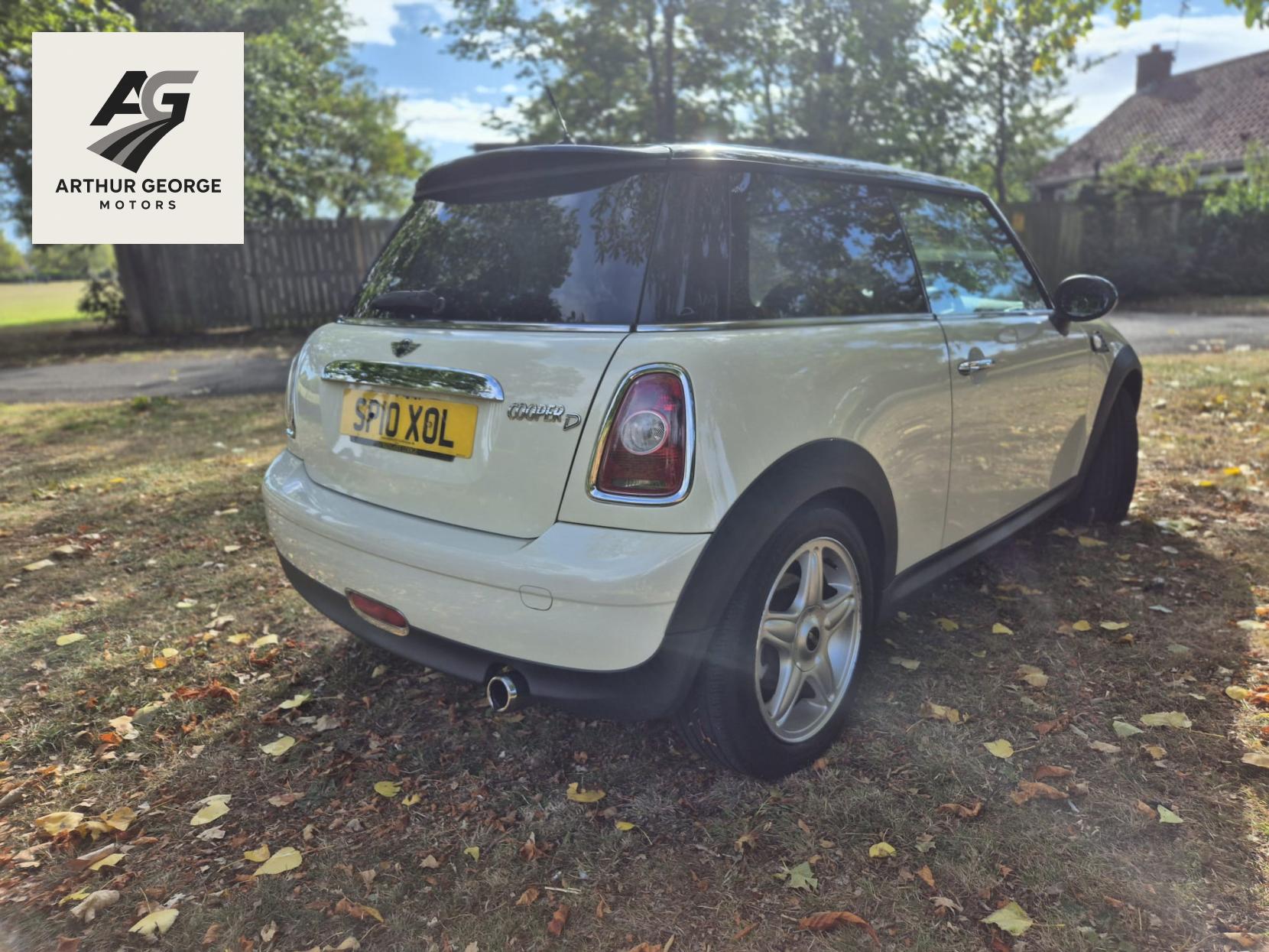MINI Hatch 1.6 Cooper D Hatchback 3dr Diesel Manual Euro 4 (110 ps)