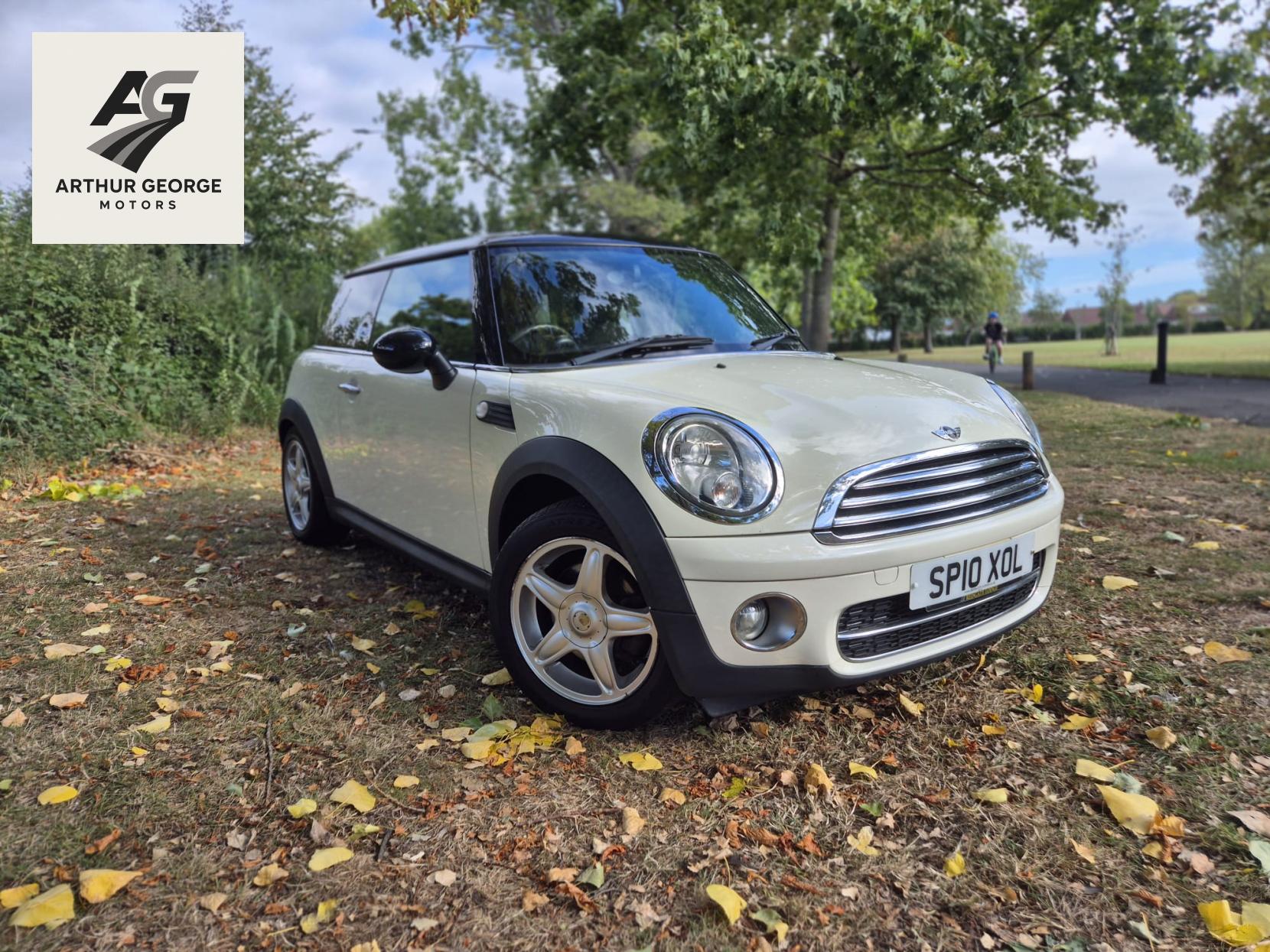 MINI Hatch 1.6 Cooper D Hatchback 3dr Diesel Manual Euro 4 (110 ps)