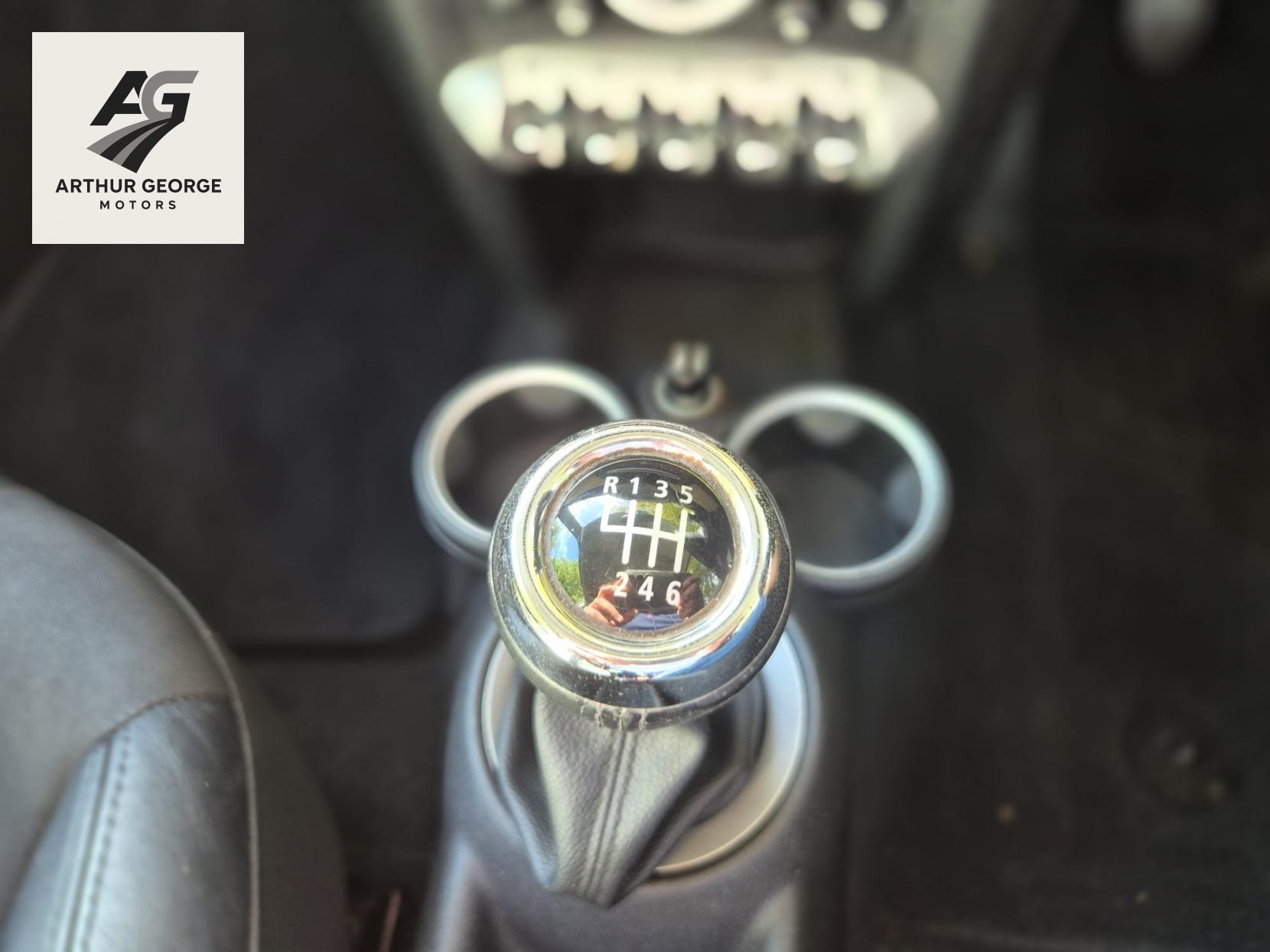 MINI Hatch 1.6 Cooper D Hatchback 3dr Diesel Manual Euro 4 (110 ps)