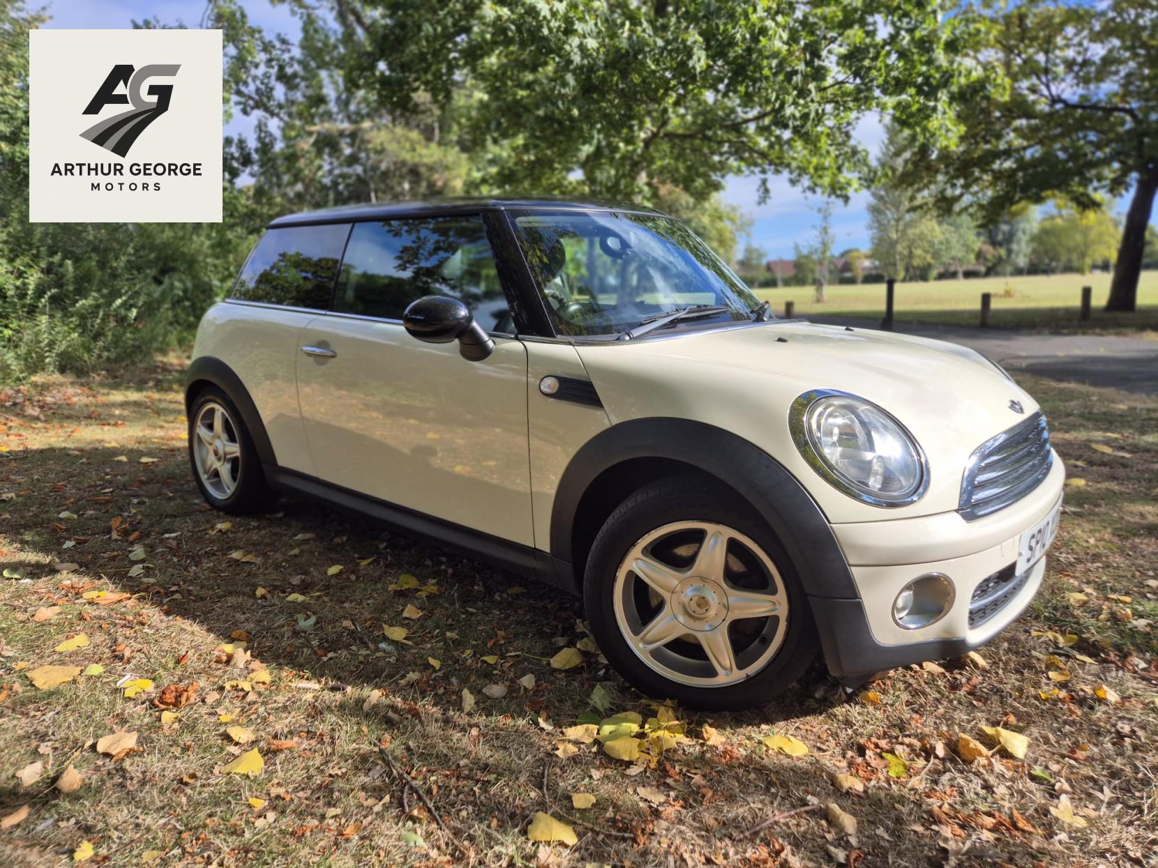 MINI Hatch 1.6 Cooper D Hatchback 3dr Diesel Manual Euro 4 (110 ps)