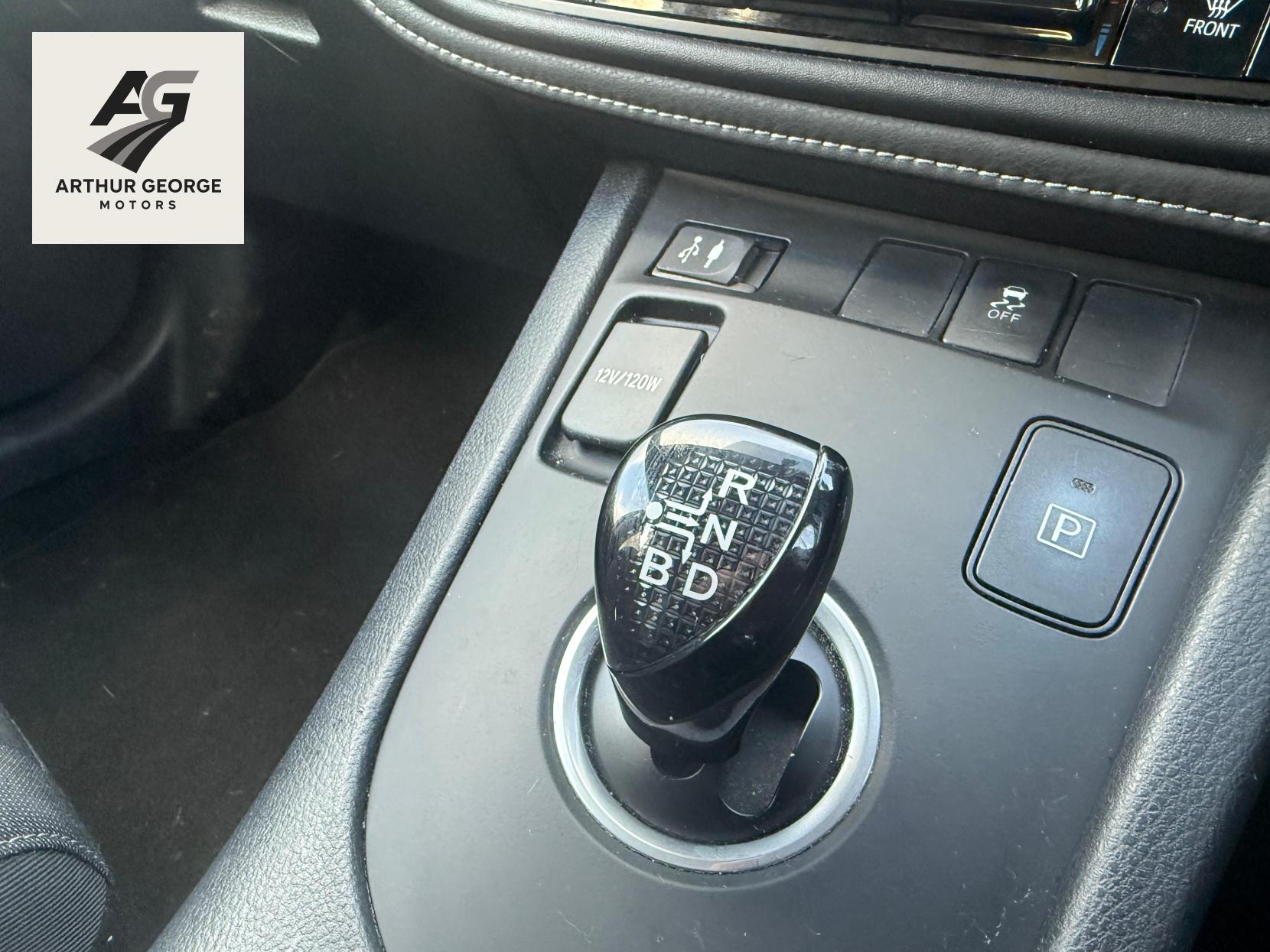 Toyota Auris 1.8 VVT-h Design Hatchback 5dr Petrol Hybrid CVT Euro 6 (s/s) (136 ps)