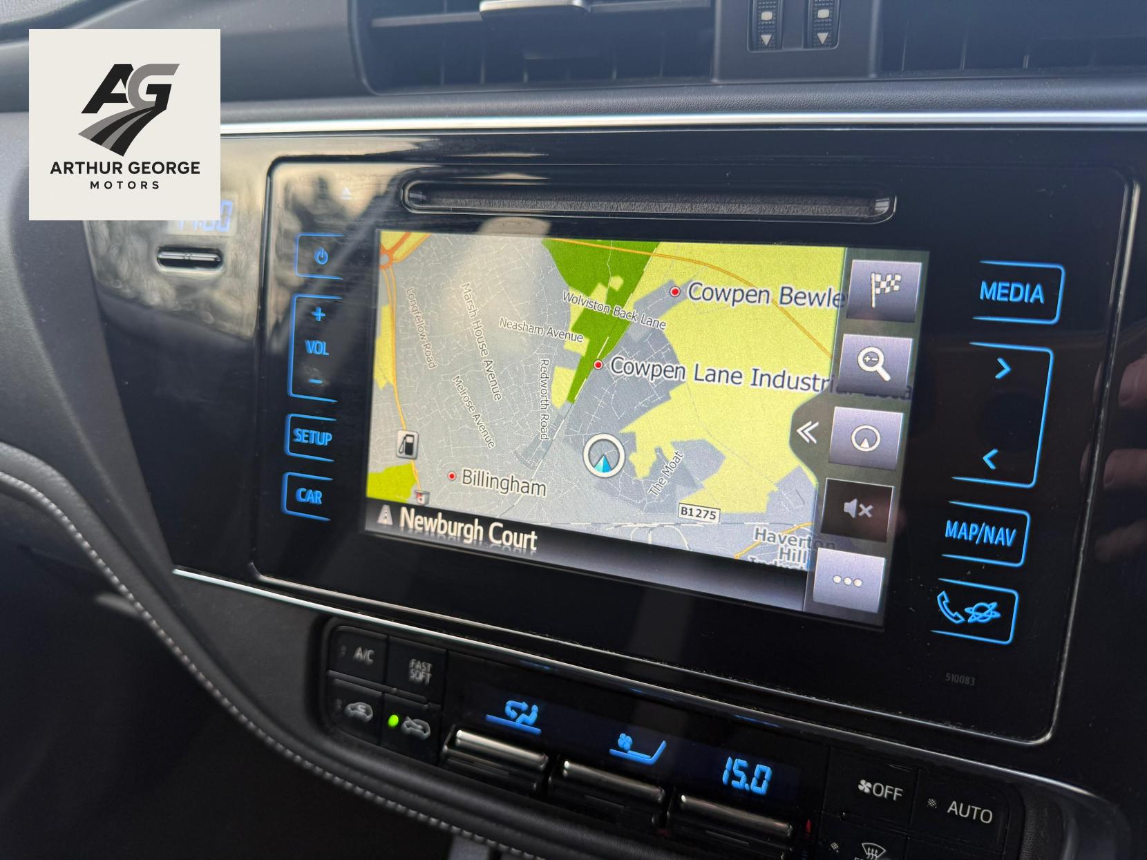 Toyota Auris 1.8 VVT-h Design Hatchback 5dr Petrol Hybrid CVT Euro 6 (s/s) (136 ps)