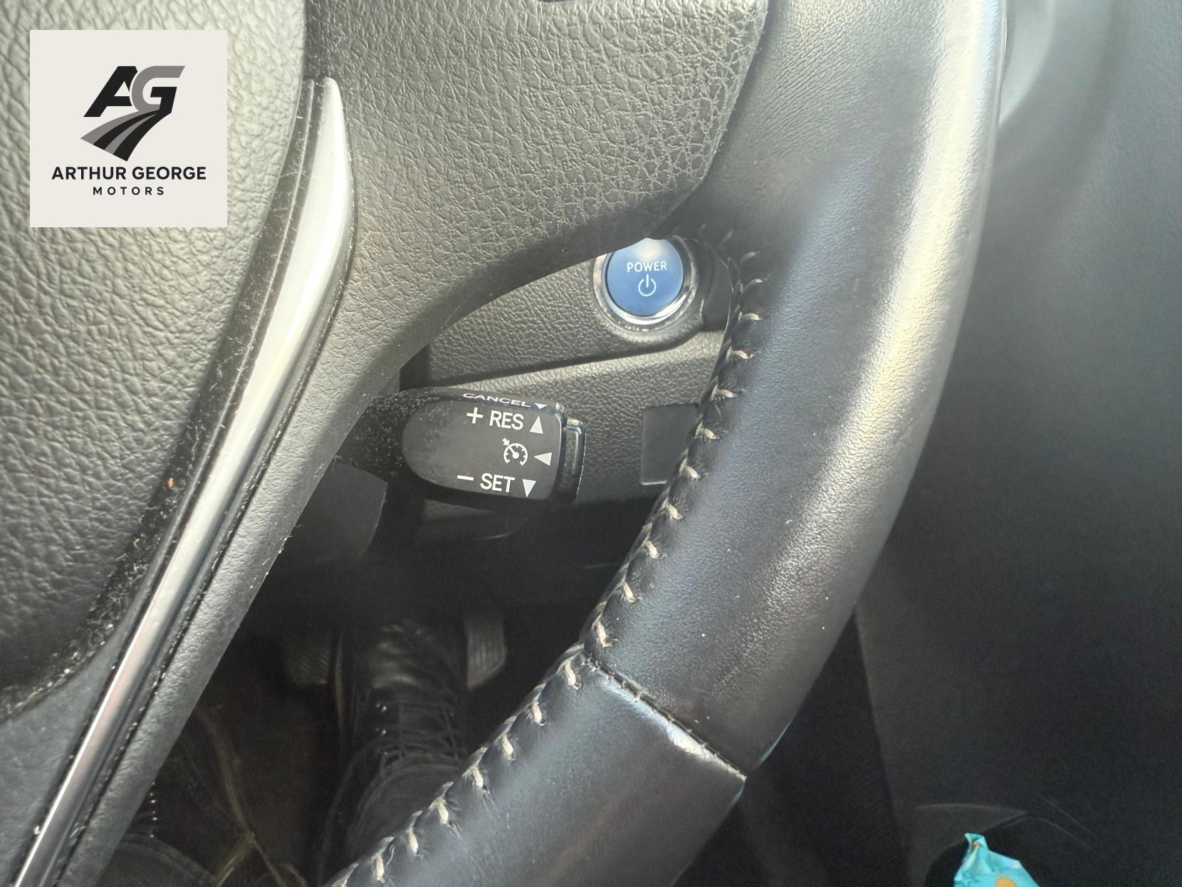 Toyota Auris 1.8 VVT-h Design Hatchback 5dr Petrol Hybrid CVT Euro 6 (s/s) (136 ps)