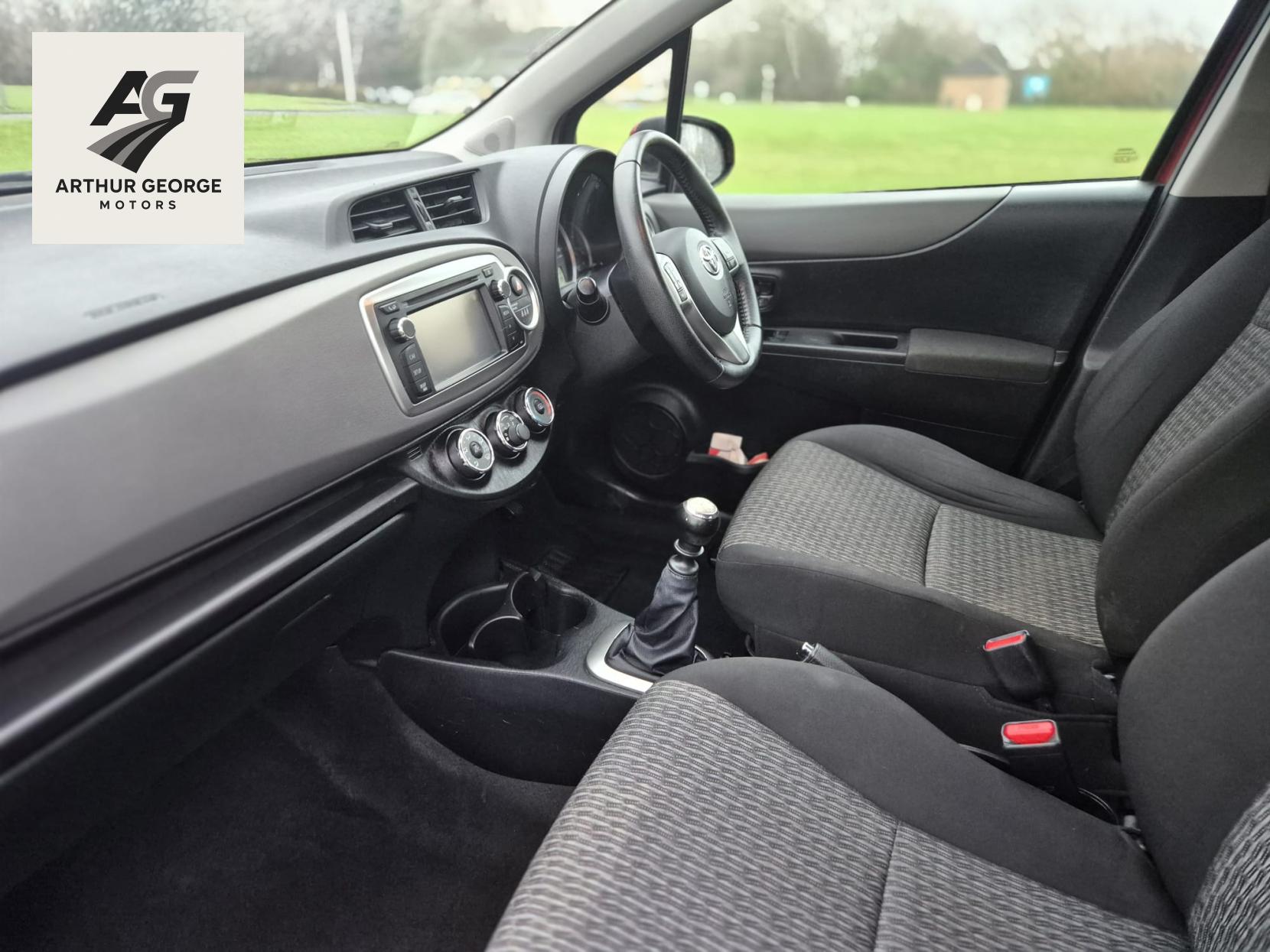 Toyota Yaris 1.33 Dual VVT-i TR Hatchback 5dr Petrol Manual Euro 5 (101 ps)