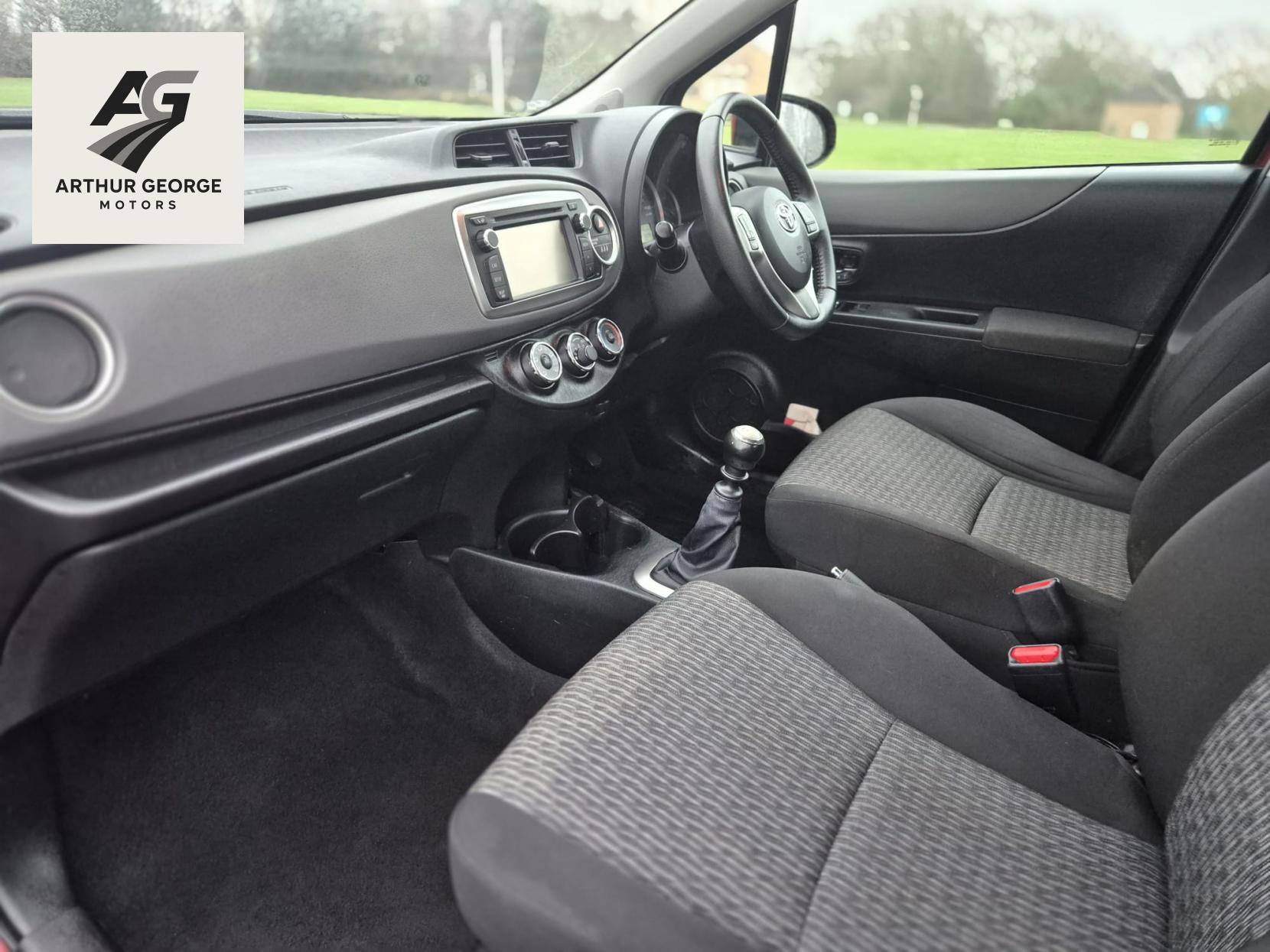 Toyota Yaris 1.33 Dual VVT-i TR Hatchback 5dr Petrol Manual Euro 5 (101 ps)