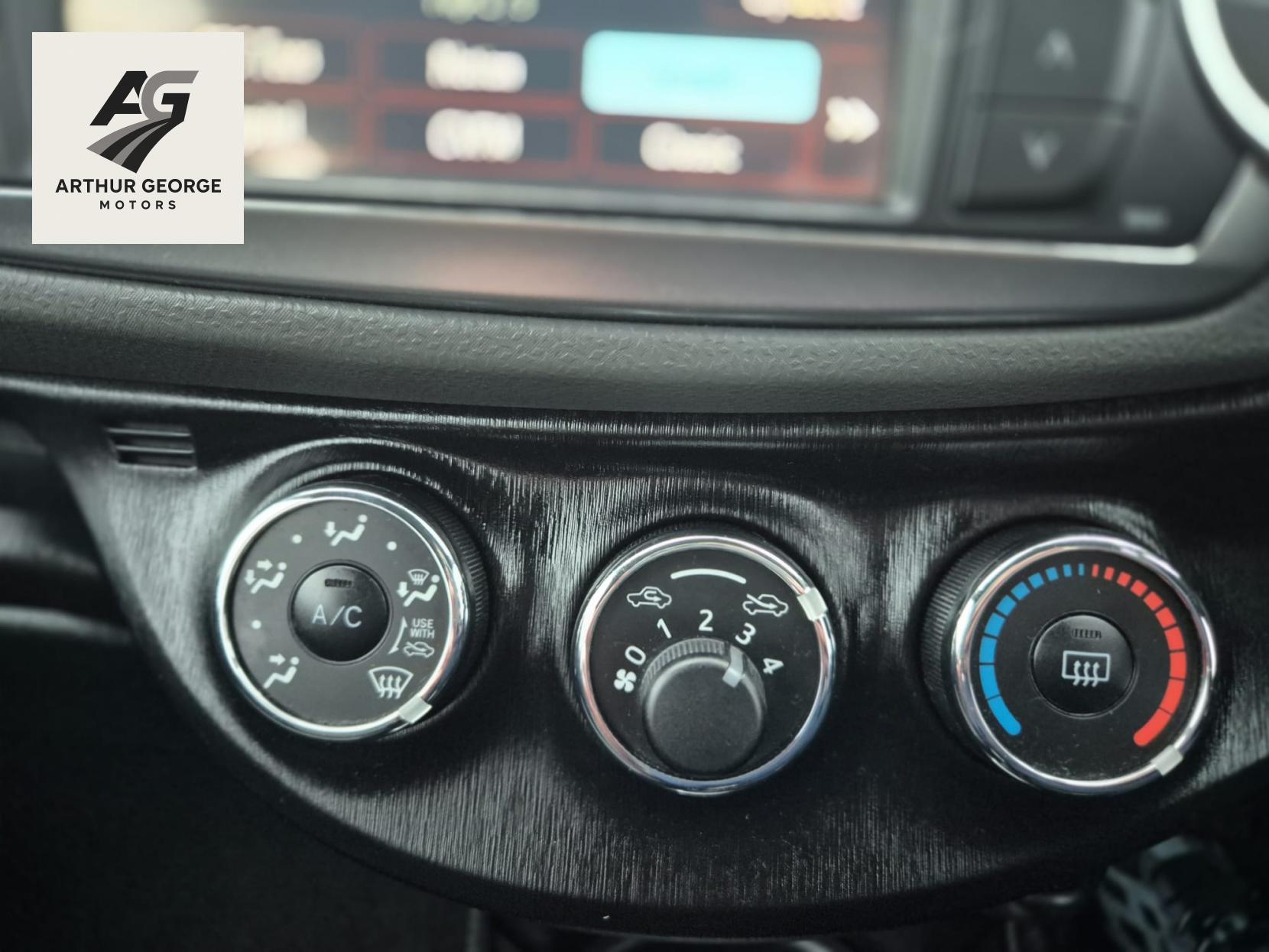 Toyota Yaris 1.33 Dual VVT-i TR Hatchback 5dr Petrol Manual Euro 5 (101 ps)