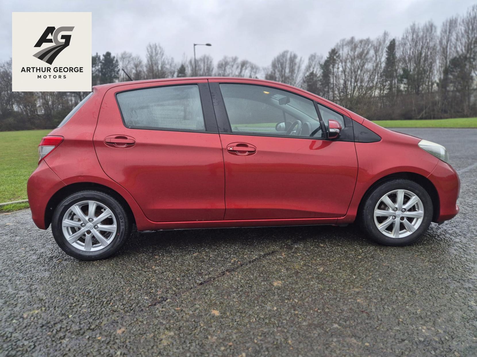 Toyota Yaris 1.33 Dual VVT-i TR Hatchback 5dr Petrol Manual Euro 5 (101 ps)