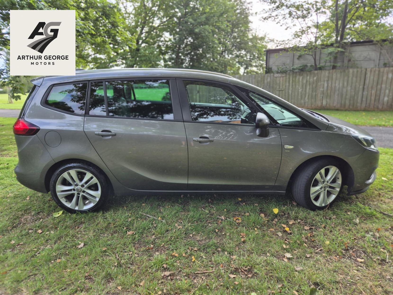 Vauxhall Zafira Tourer 1.4i Turbo SRi MPV 5dr Petrol Manual Euro 6 (140 ps)