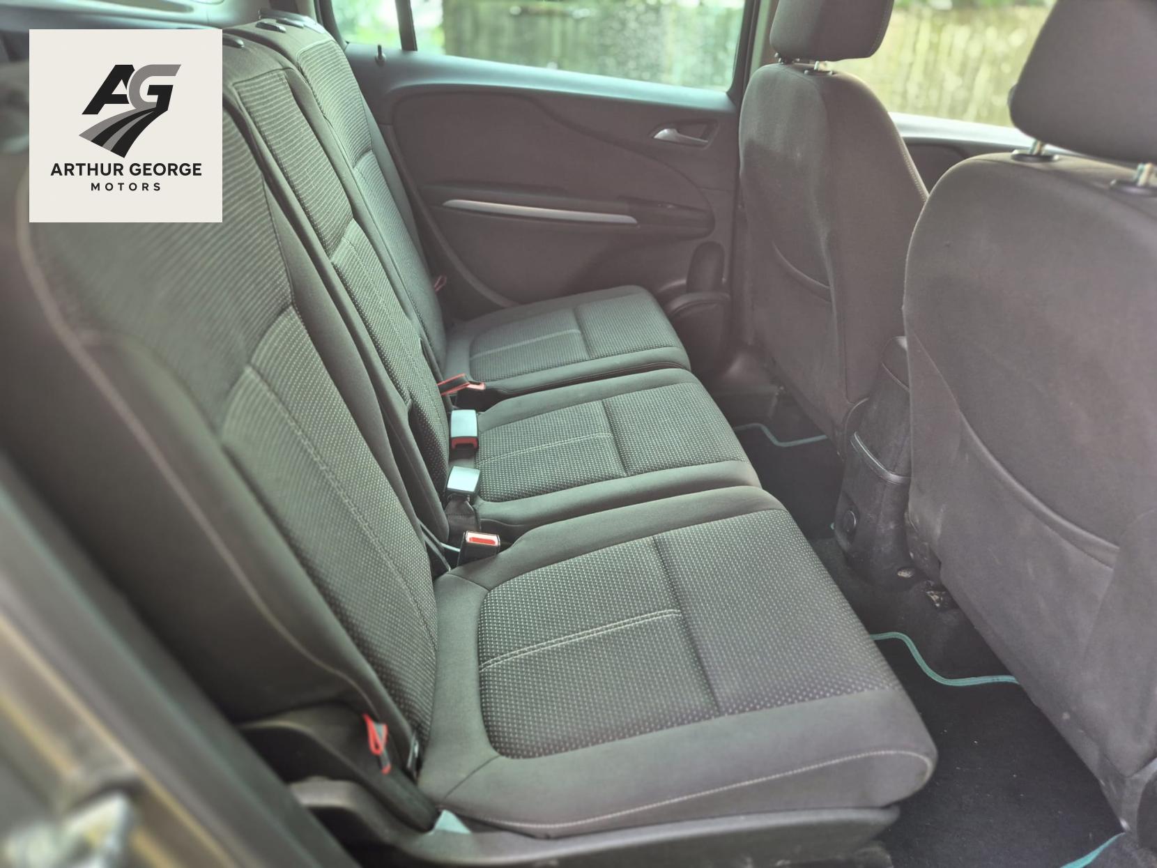 Vauxhall Zafira Tourer 1.4i Turbo SRi MPV 5dr Petrol Manual Euro 6 (140 ps)