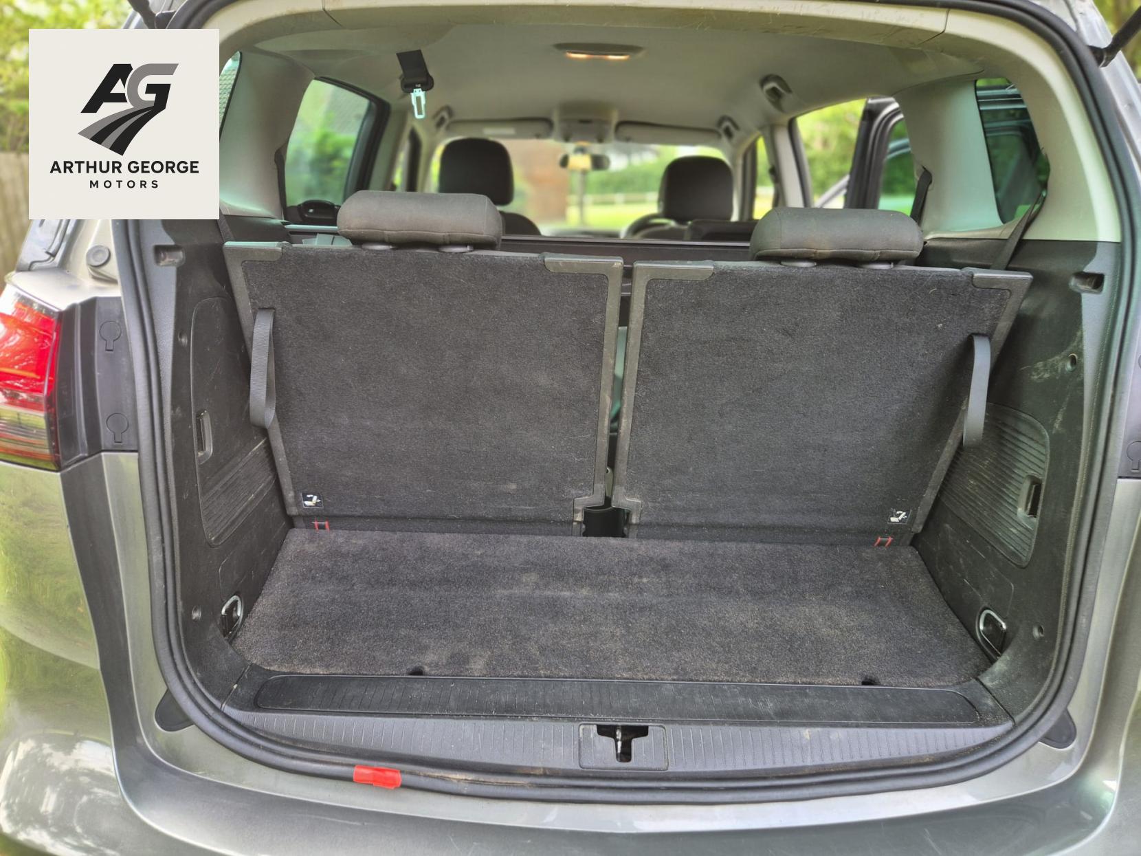 Vauxhall Zafira Tourer 1.4i Turbo SRi MPV 5dr Petrol Manual Euro 6 (140 ps)