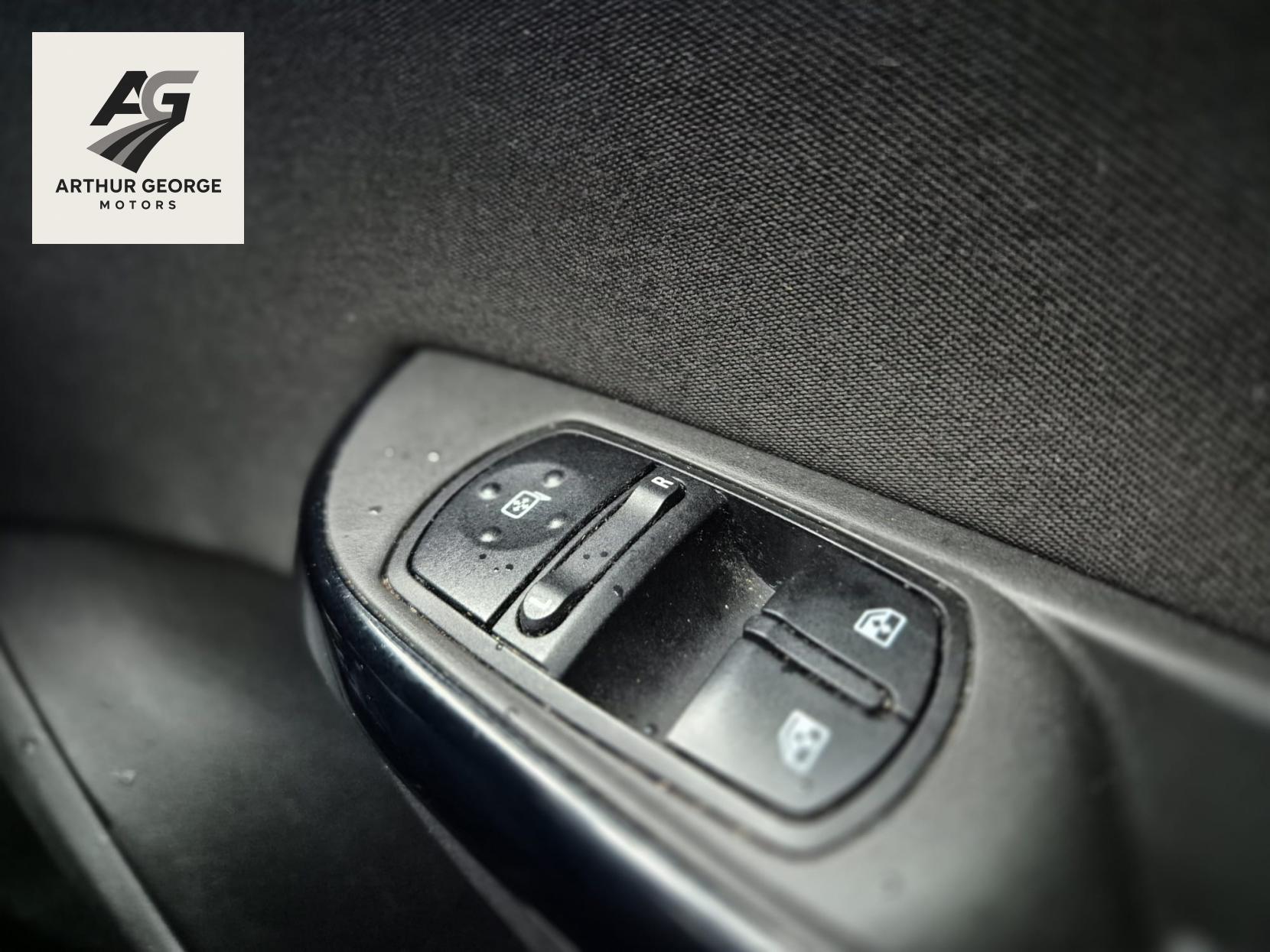 Vauxhall Corsa 1.4i ecoFLEX SRi Hatchback 3dr Petrol Manual Euro 6 (90 ps)