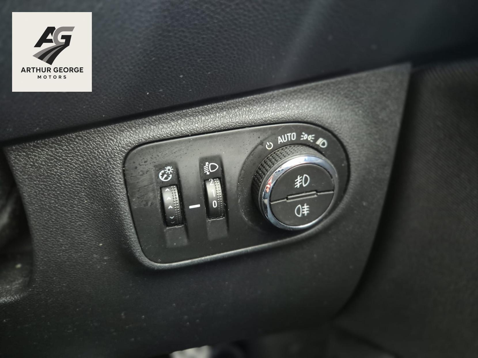 Vauxhall Corsa 1.4i ecoFLEX SRi Hatchback 3dr Petrol Manual Euro 6 (90 ps)