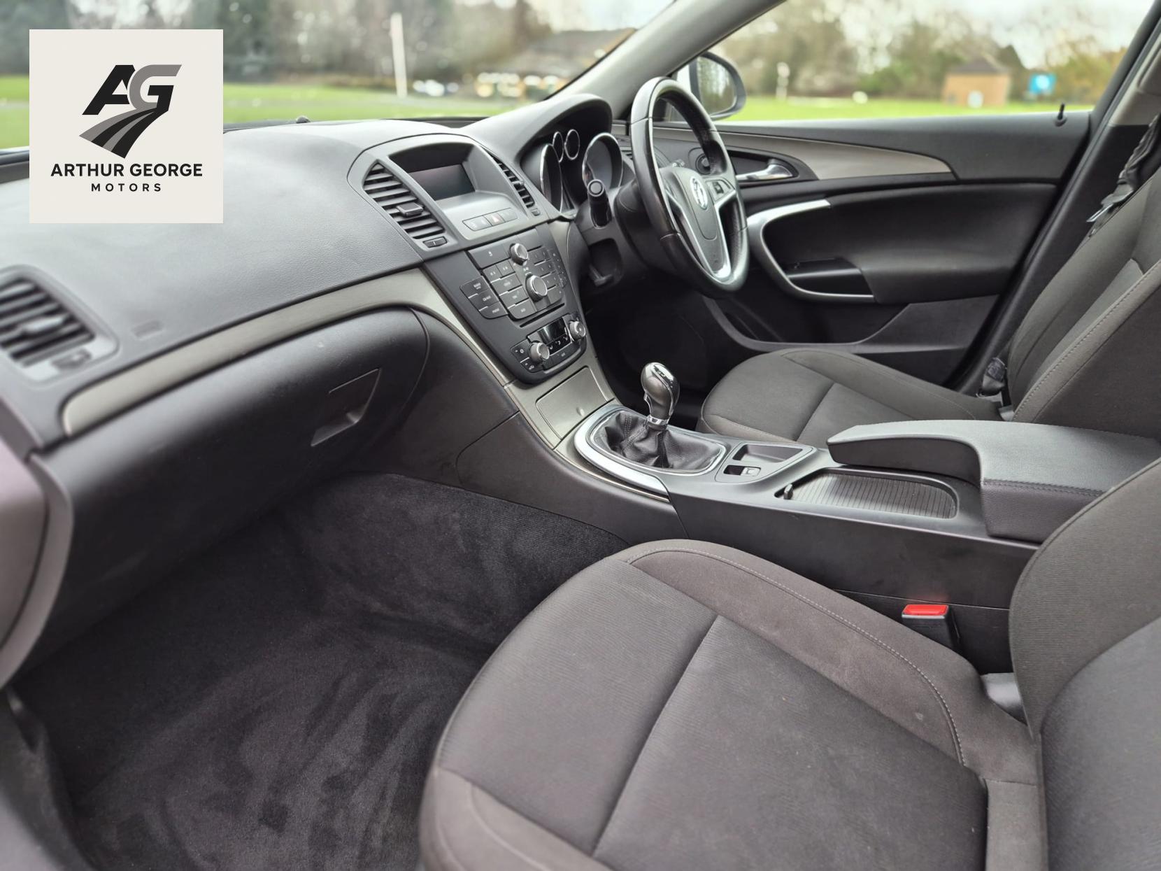 Vauxhall Insignia 1.8 16V Exclusiv Hatchback 5dr Petrol Manual Euro 5 (140 ps)