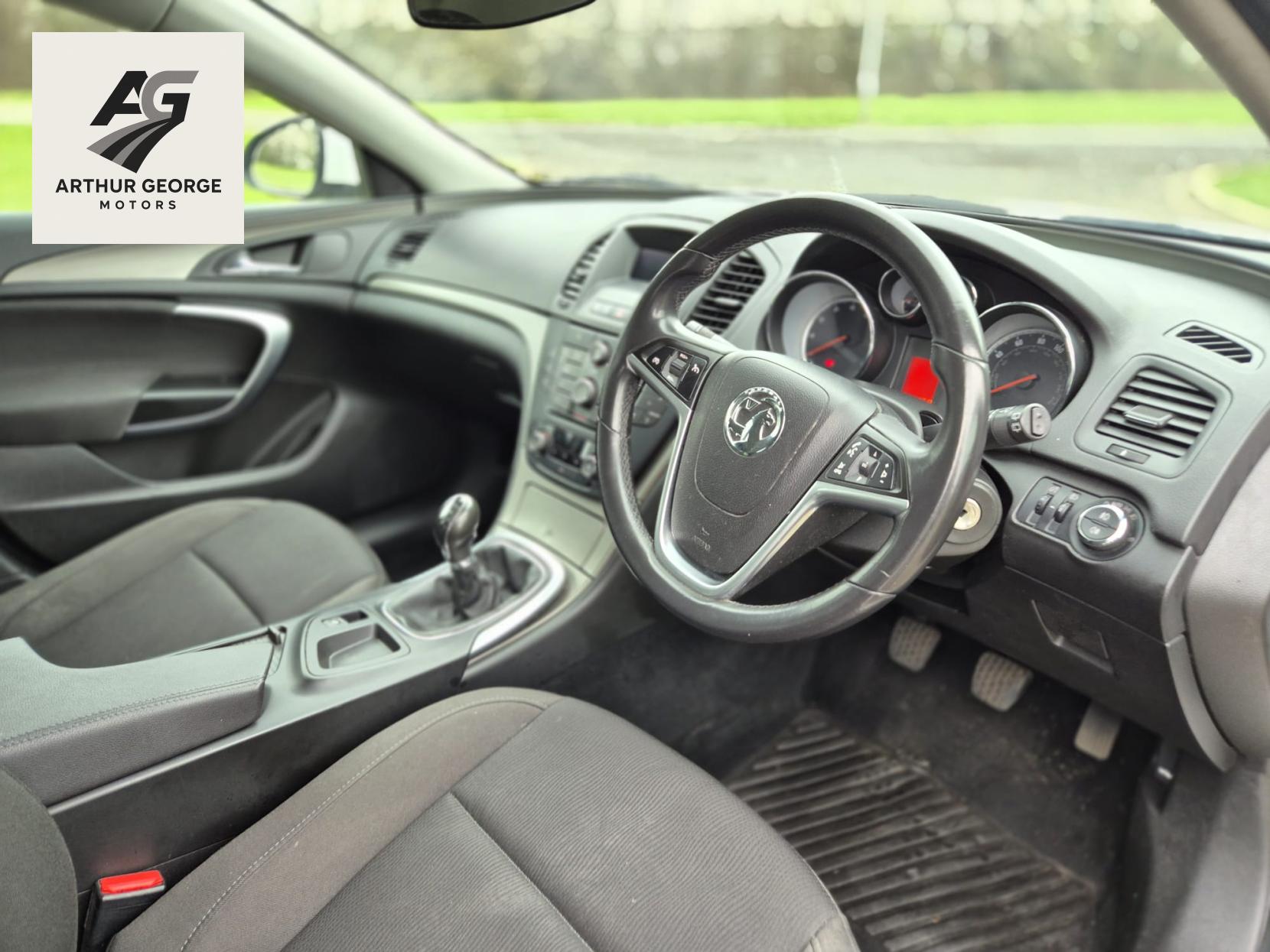 Vauxhall Insignia 1.8 16V Exclusiv Hatchback 5dr Petrol Manual Euro 5 (140 ps)