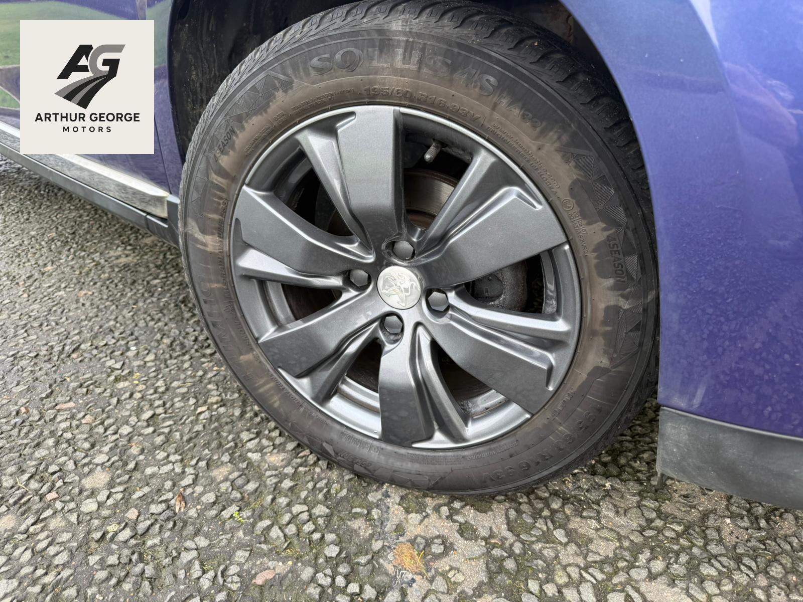 Peugeot 2008 1.2 VTi Allure SUV 5dr Petrol Manual Euro 5 (82 ps)