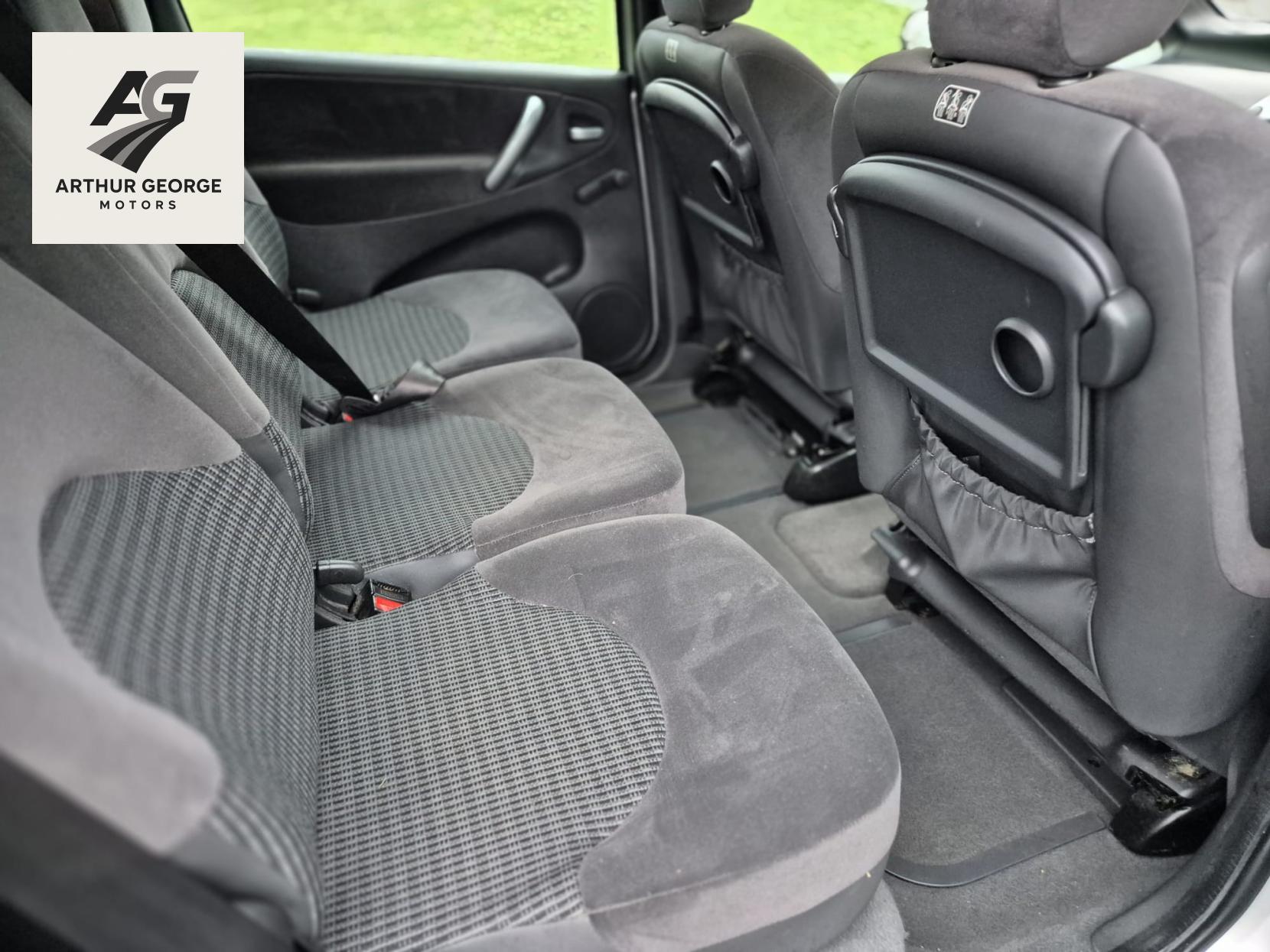 Citroen Xsara Picasso 1.6i 16V Desire MPV 5dr Petrol Manual (172 g/km, 110 bhp)