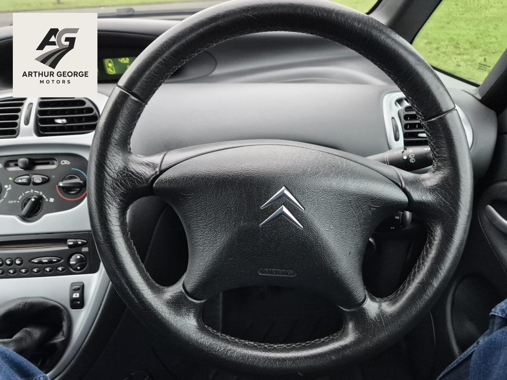 Citroen Xsara Picasso 1.6i 16V Desire MPV 5dr Petrol Manual (172 g/km, 110 bhp)