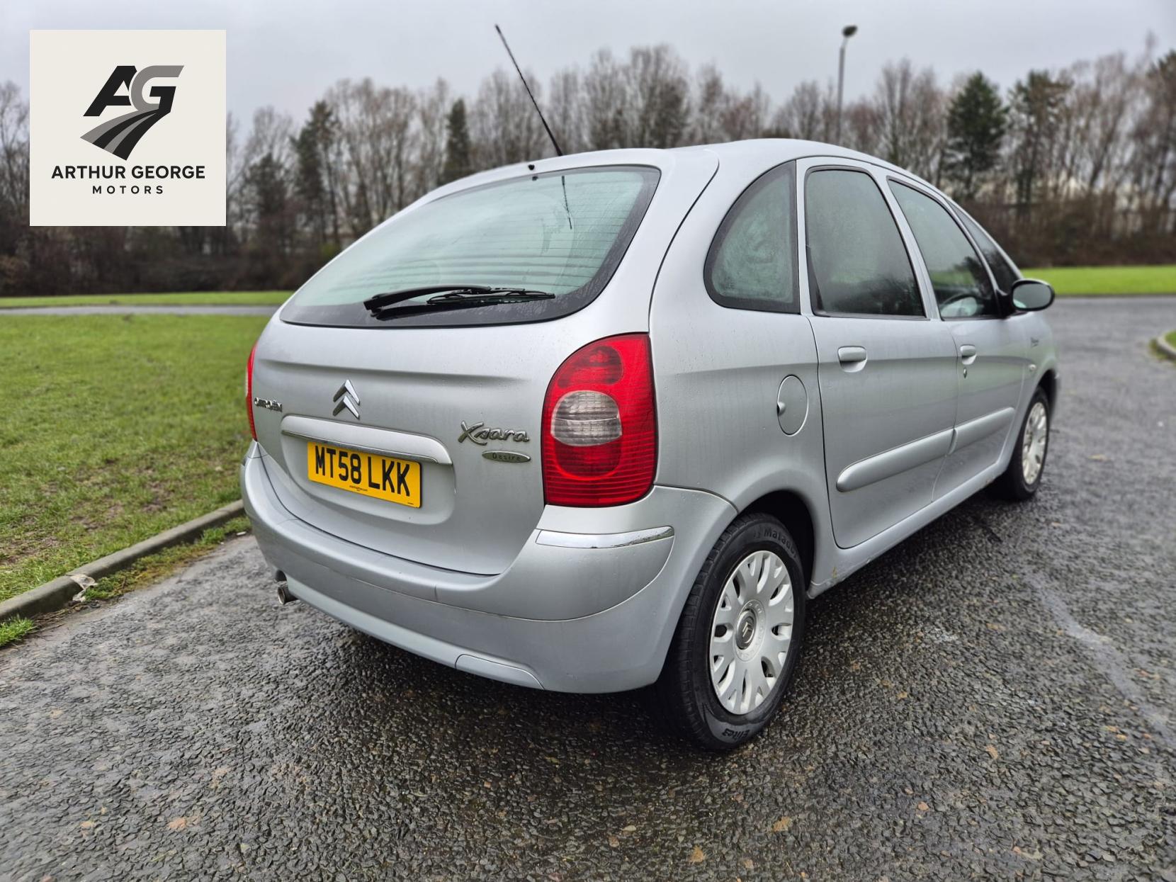 Citroen Xsara Picasso 1.6i 16V Desire MPV 5dr Petrol Manual (172 g/km, 110 bhp)