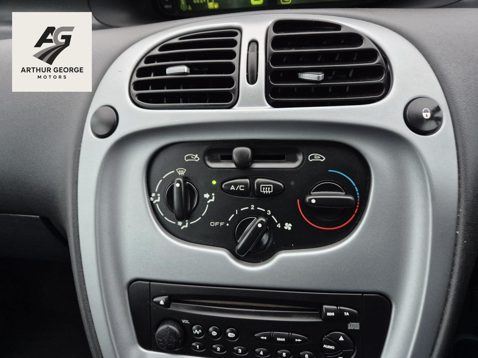 Citroen Xsara Picasso 1.6i 16V Desire MPV 5dr Petrol Manual (172 g/km, 110 bhp)