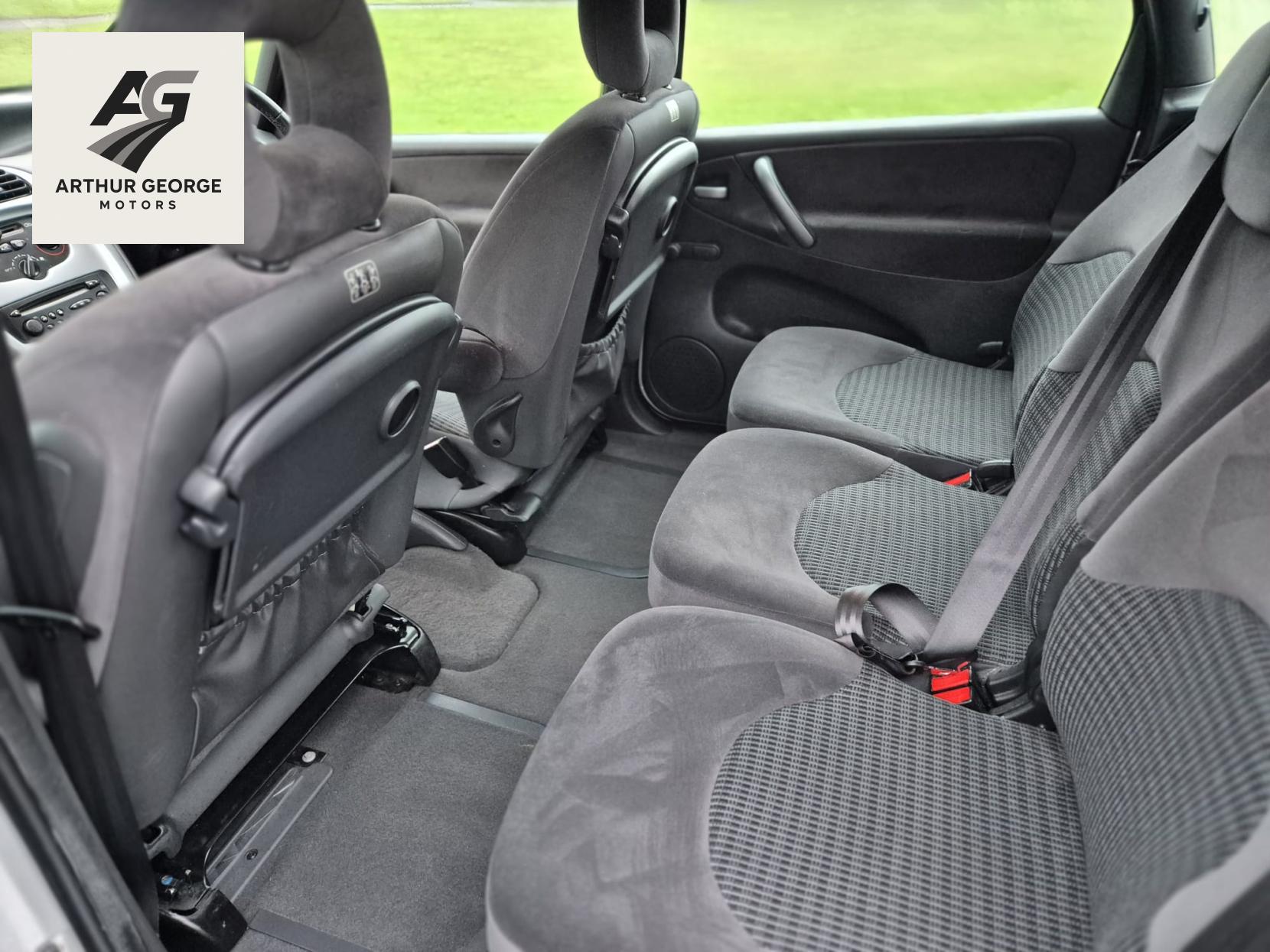 Citroen Xsara Picasso 1.6i 16V Desire MPV 5dr Petrol Manual (172 g/km, 110 bhp)