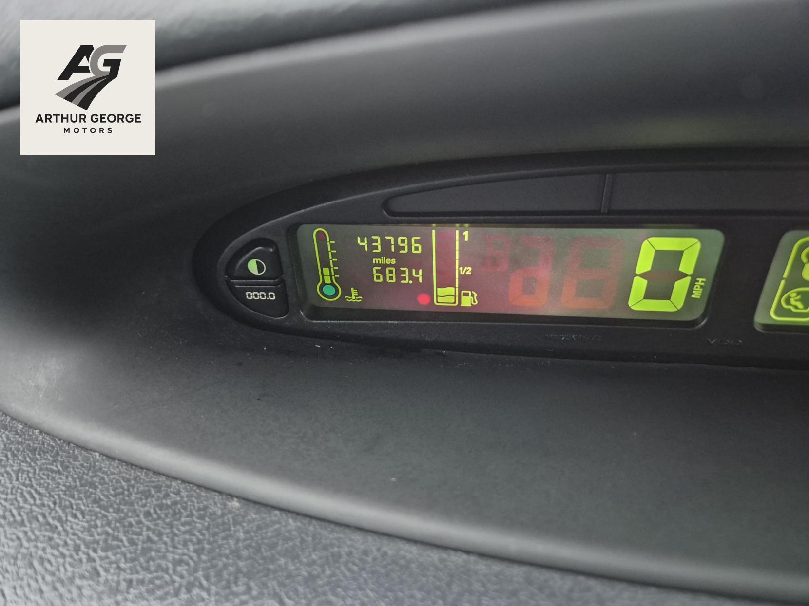 Citroen Xsara Picasso 1.6i 16V Desire MPV 5dr Petrol Manual (172 g/km, 110 bhp)