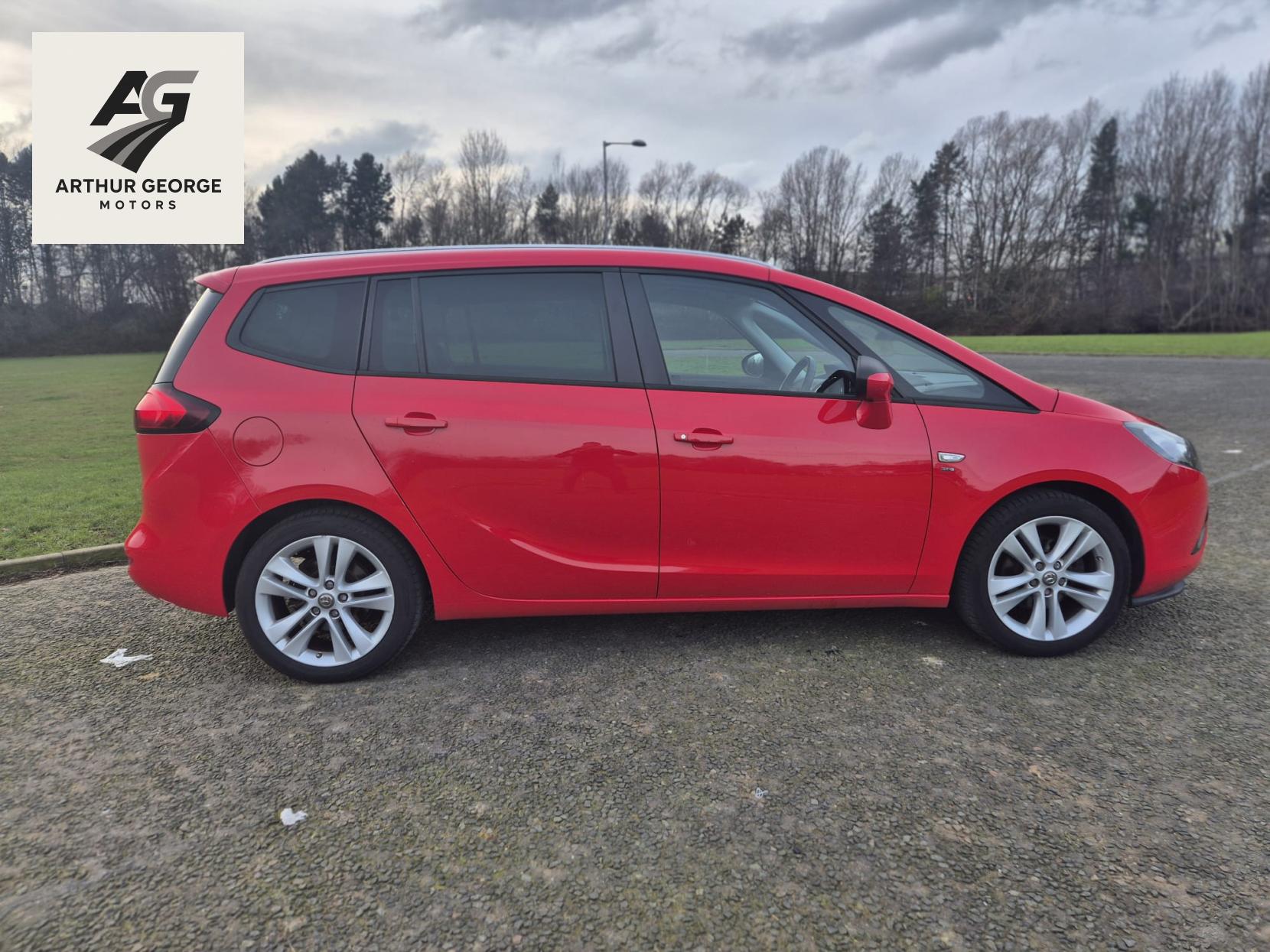 Vauxhall Zafira Tourer 1.4i Turbo SRi MPV 5dr Petrol Manual Euro 6 (140 ps)