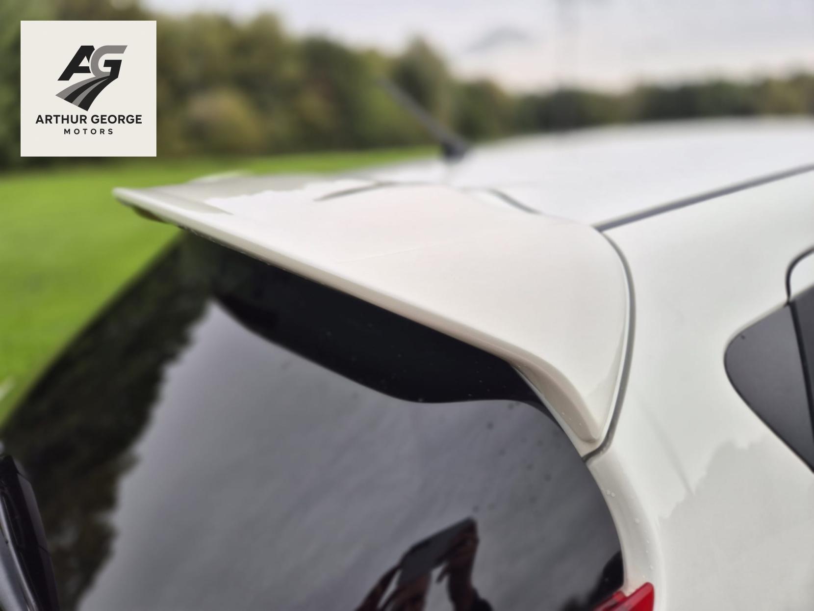 Nissan Juke 1.6 DIG-T Nismo SUV 5dr Petrol Manual Euro 5 (200 ps)